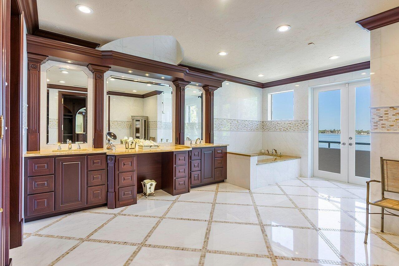 1880 S Ocean Boulevard, Manalapan