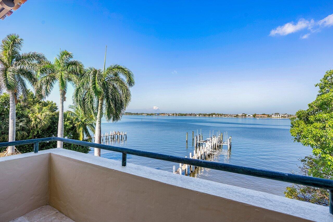 1880 S Ocean Boulevard, Manalapan