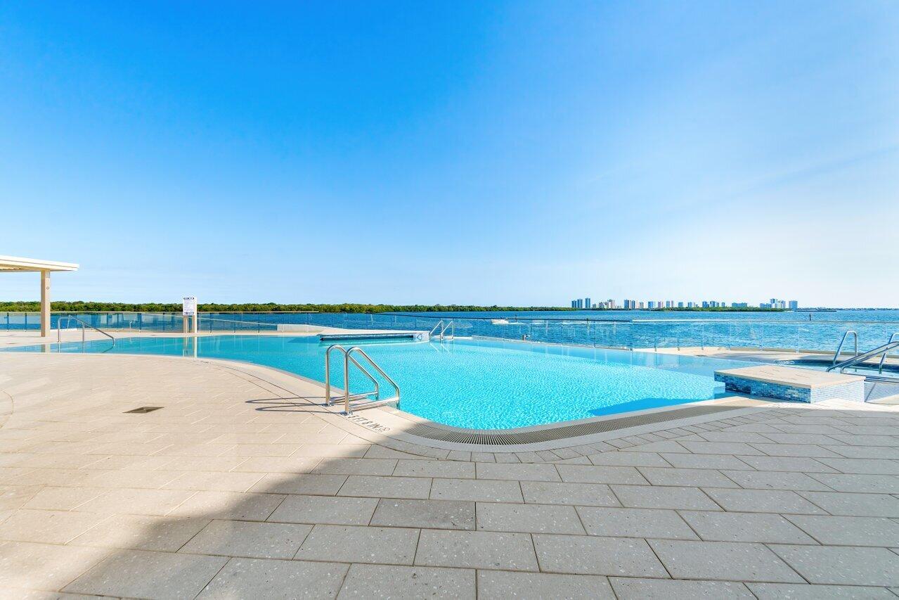 100 Lakeshore Drive 1557