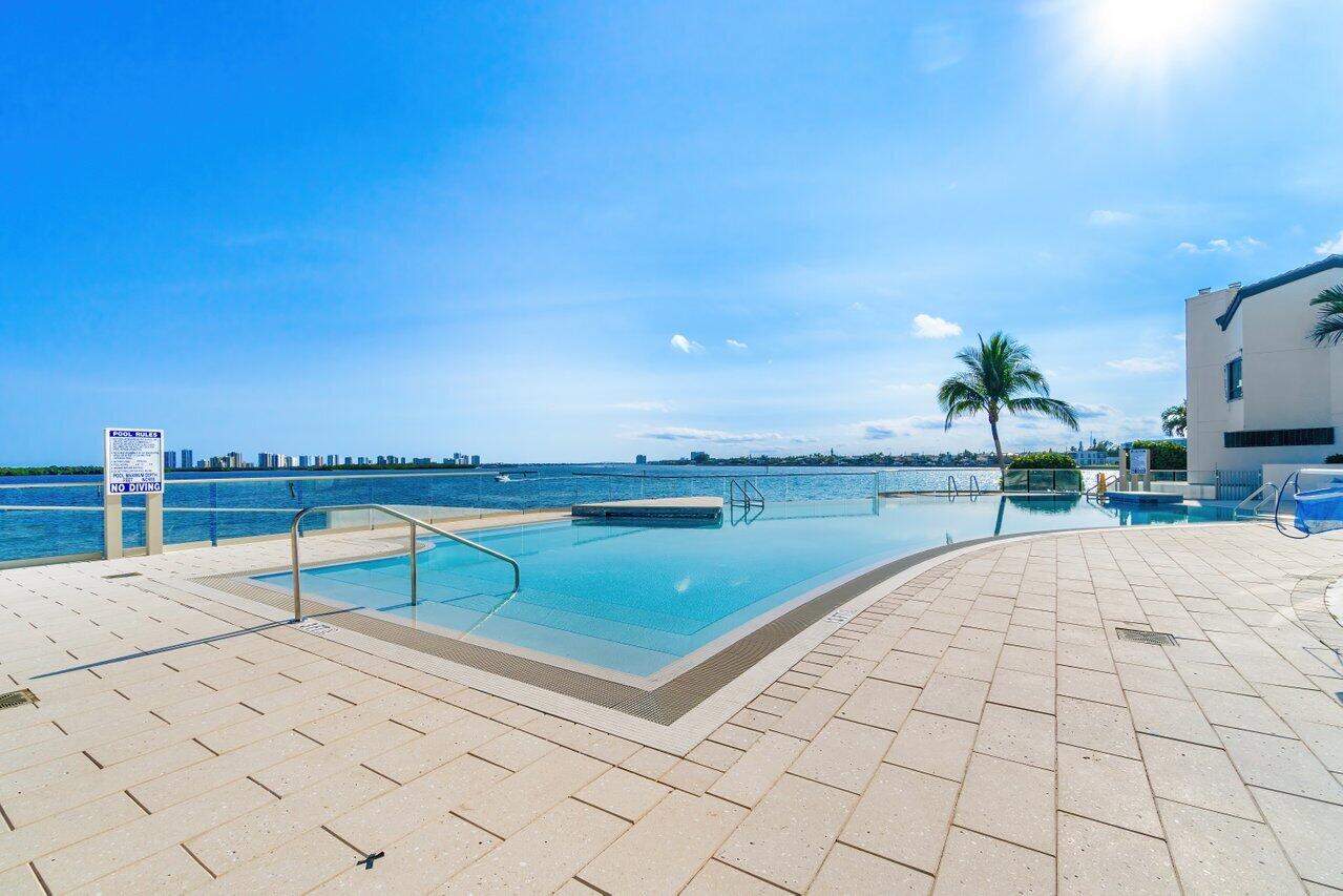 100 Lakeshore Drive 1557