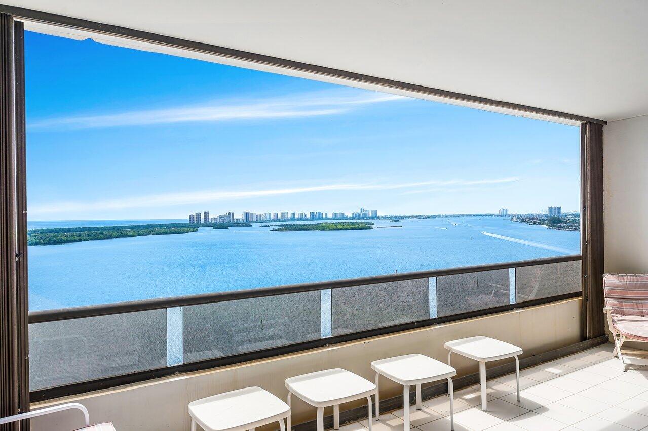 100 Lakeshore Drive 1557