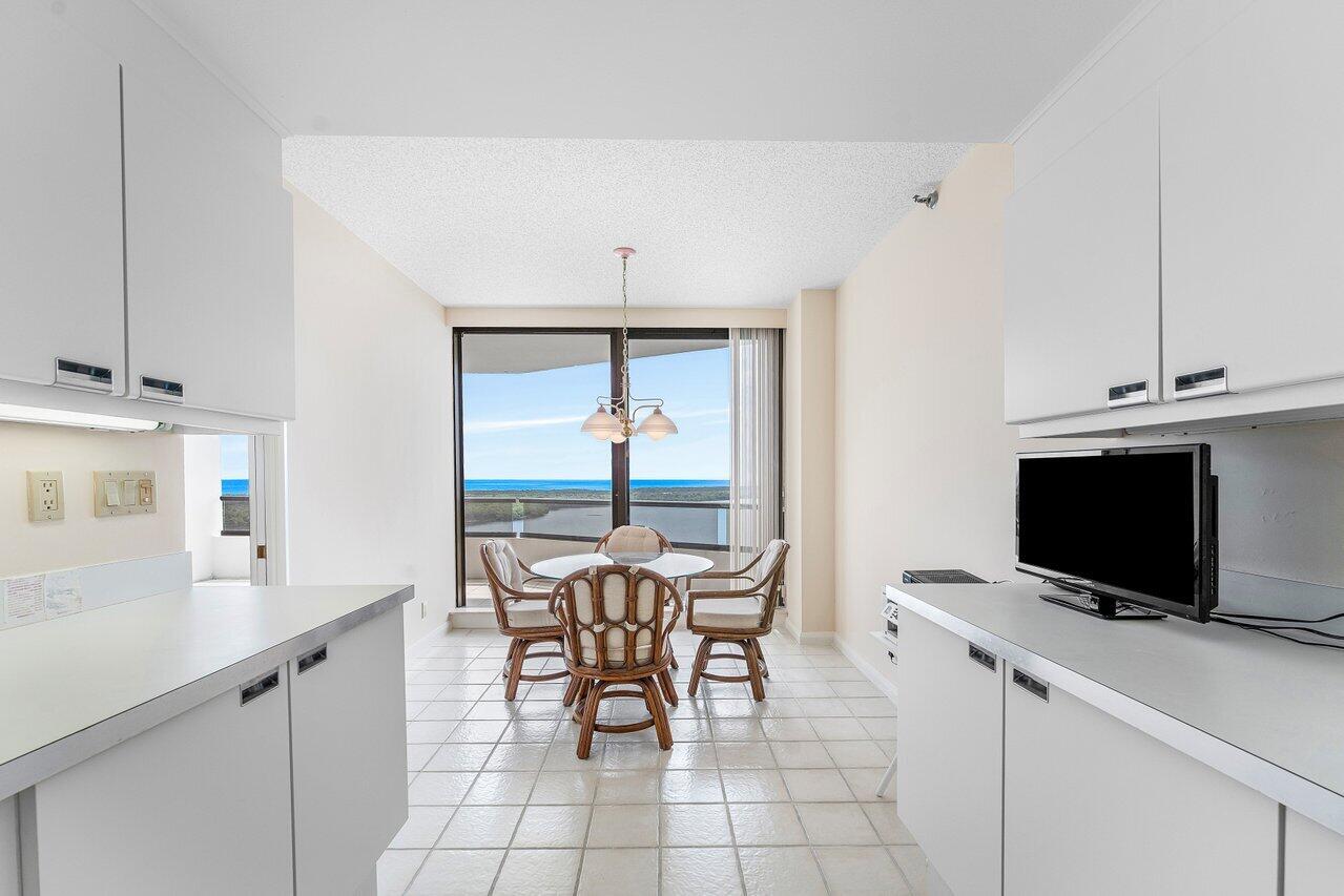 100 Lakeshore Drive 1557