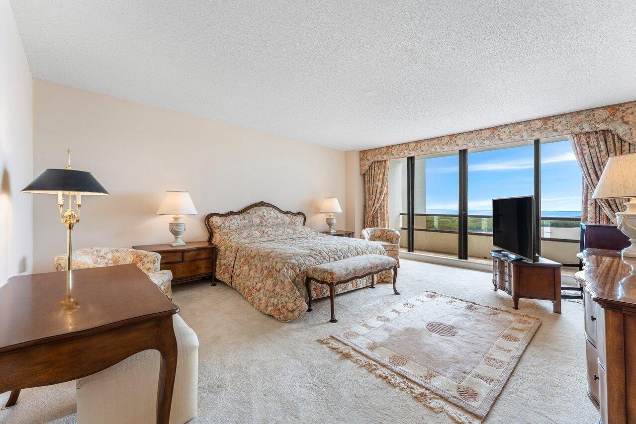 100 Lakeshore Drive 1557