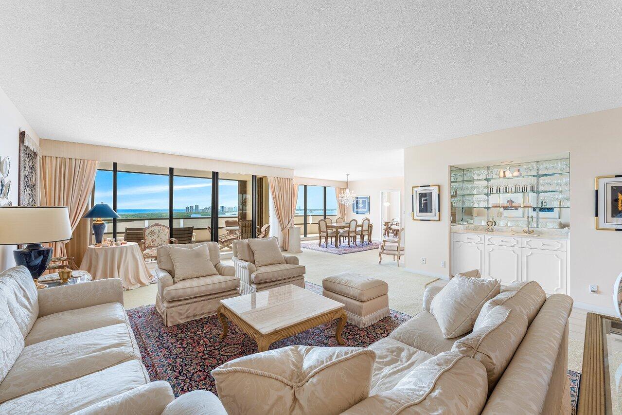 100 Lakeshore Drive 1557