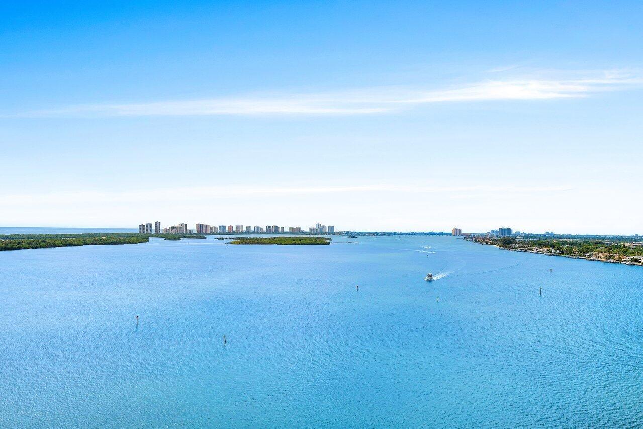 100 Lakeshore Drive 1557