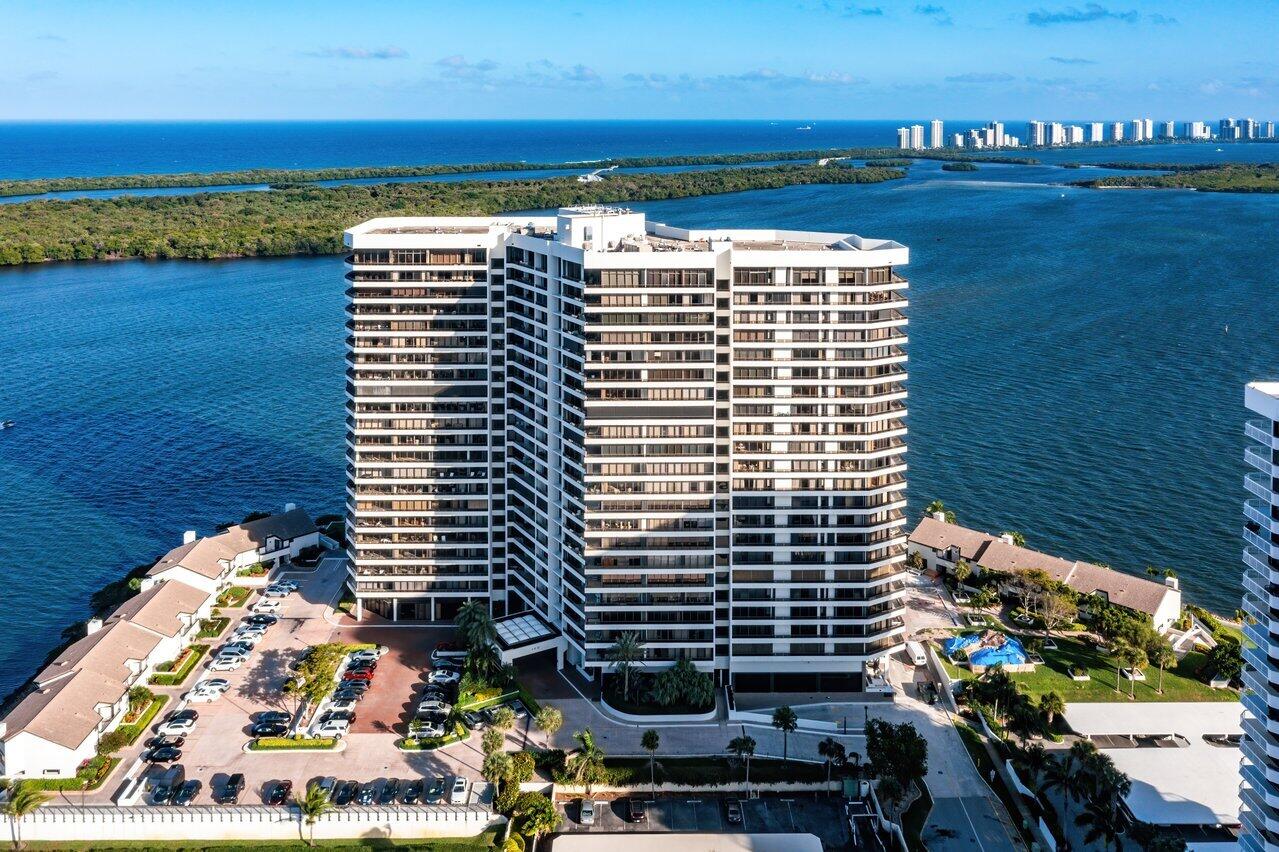 100 Lakeshore Drive 1557