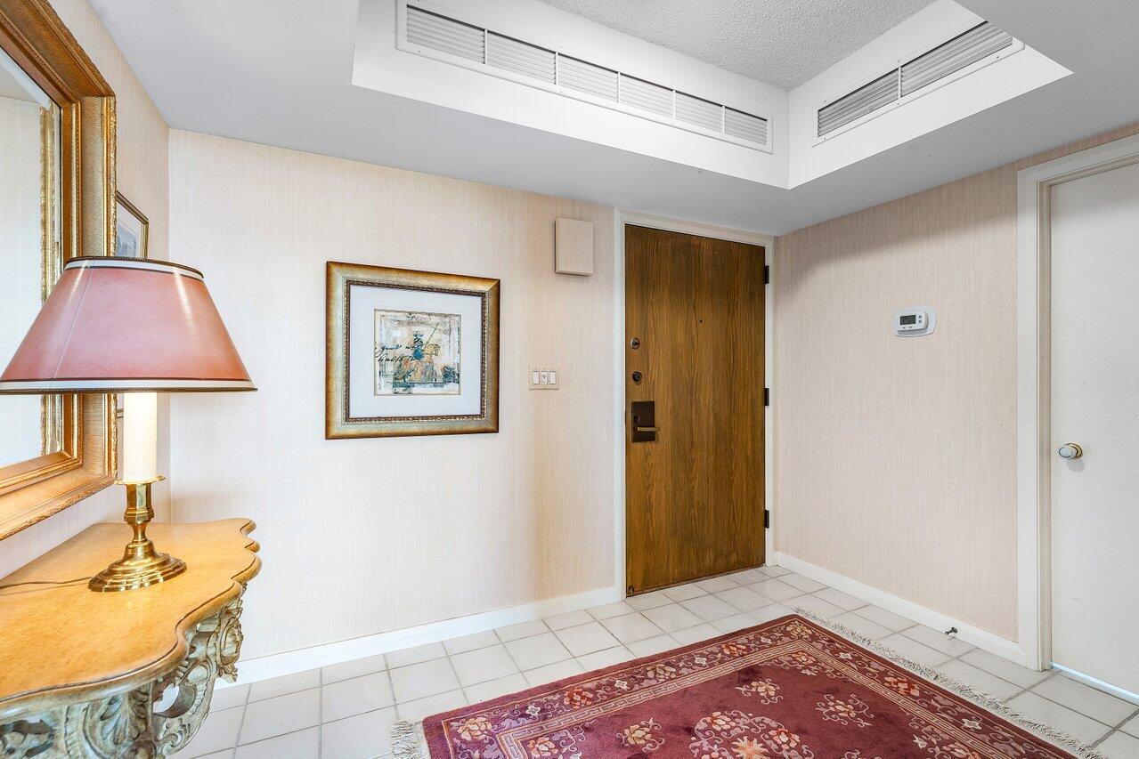 100 Lakeshore Drive 1557