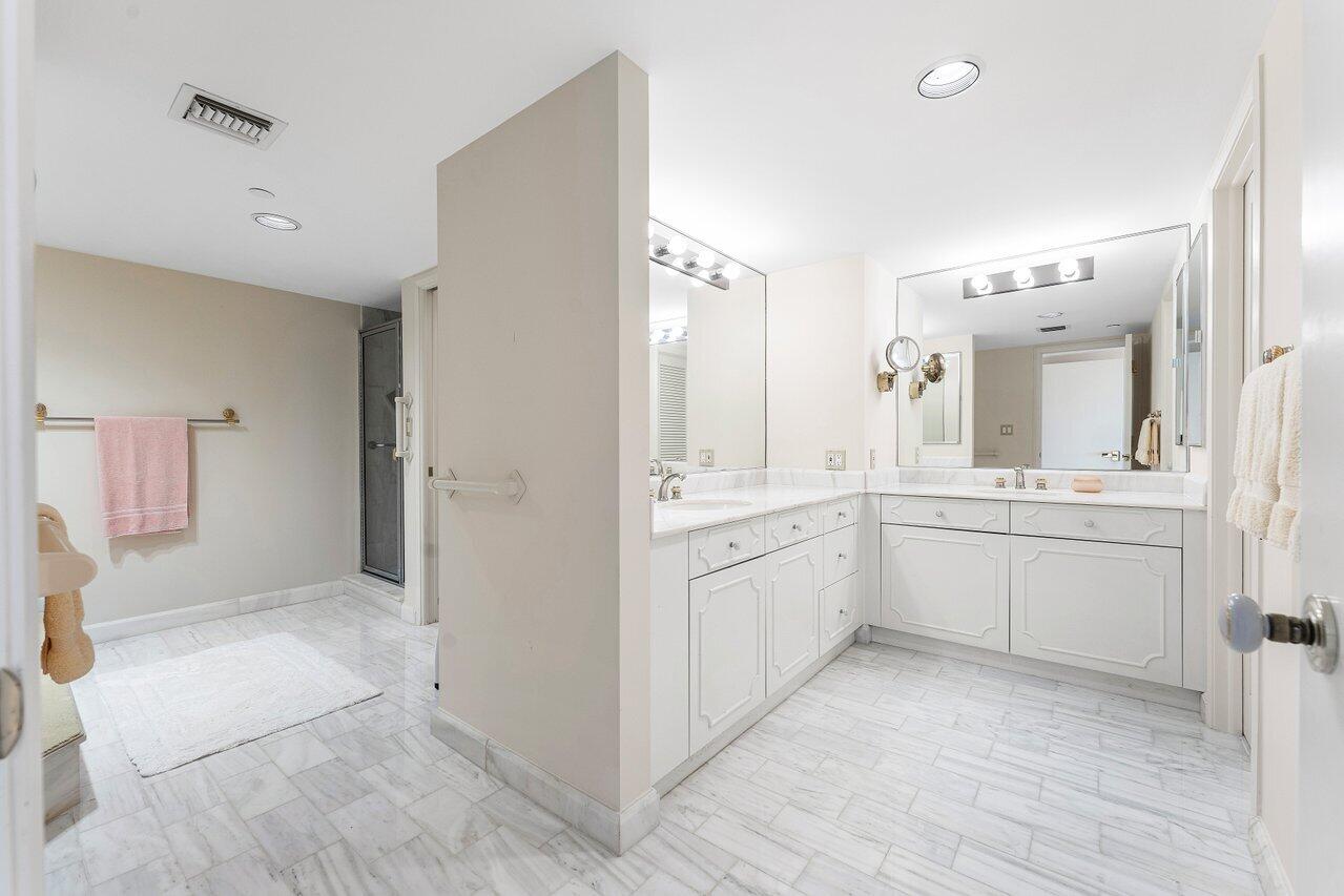 100 Lakeshore Drive 1557