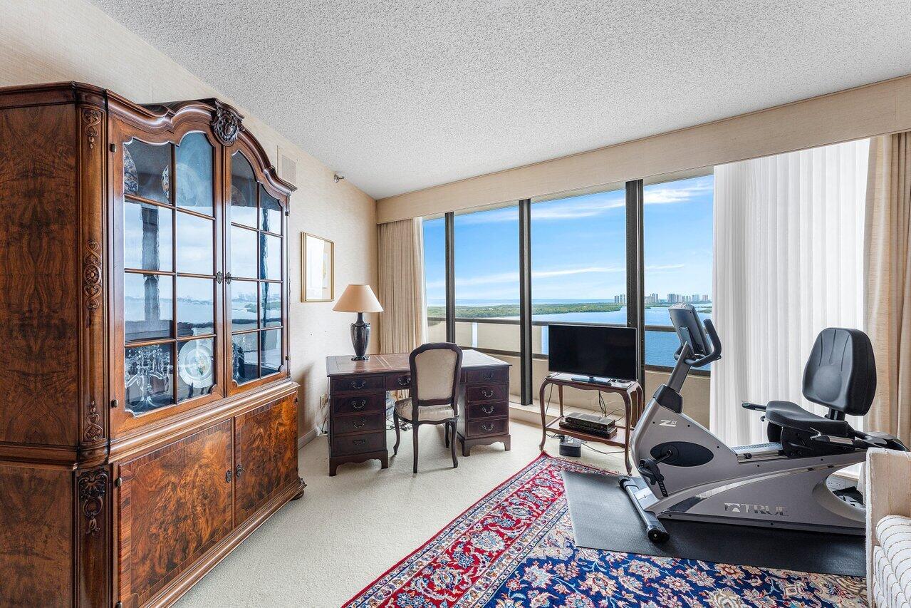 100 Lakeshore Drive 1557