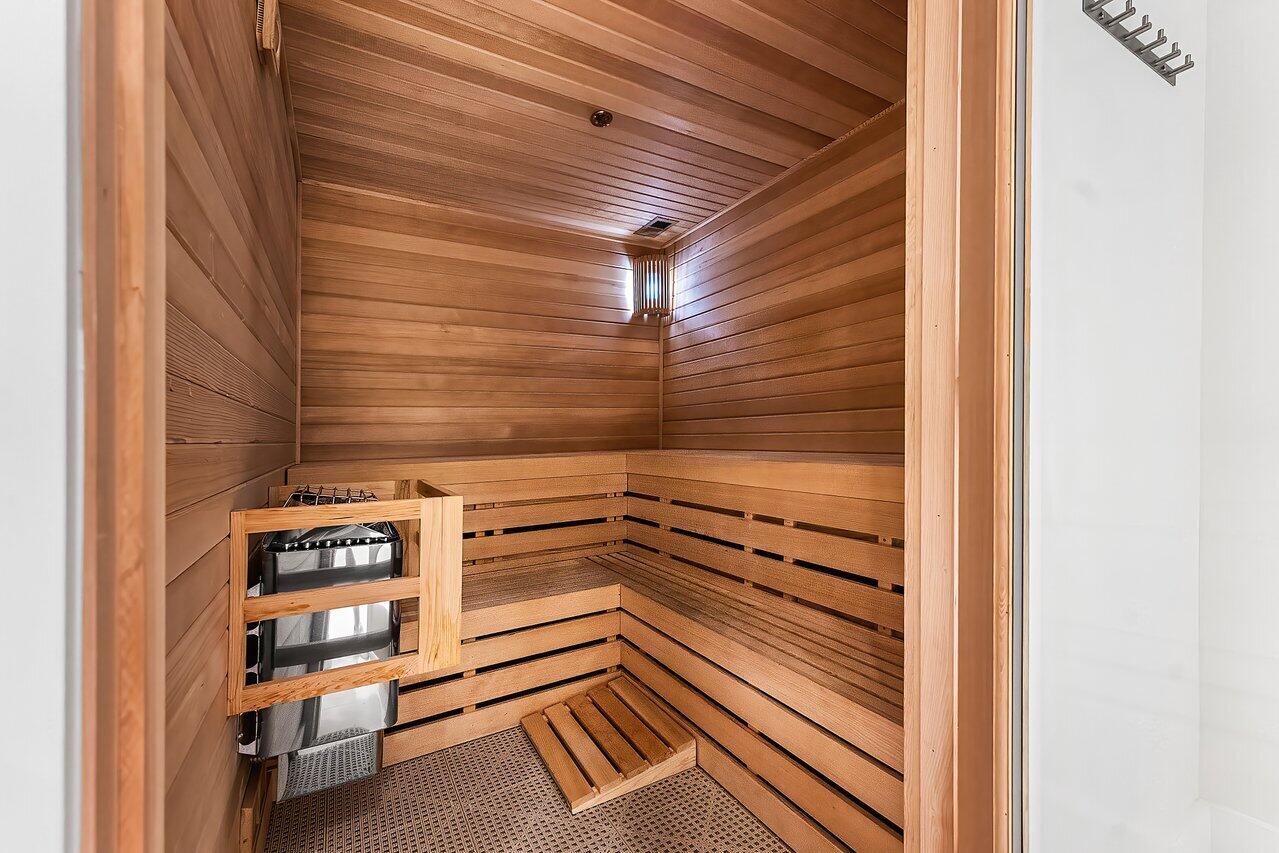 100 Lakeshore Drive 1557