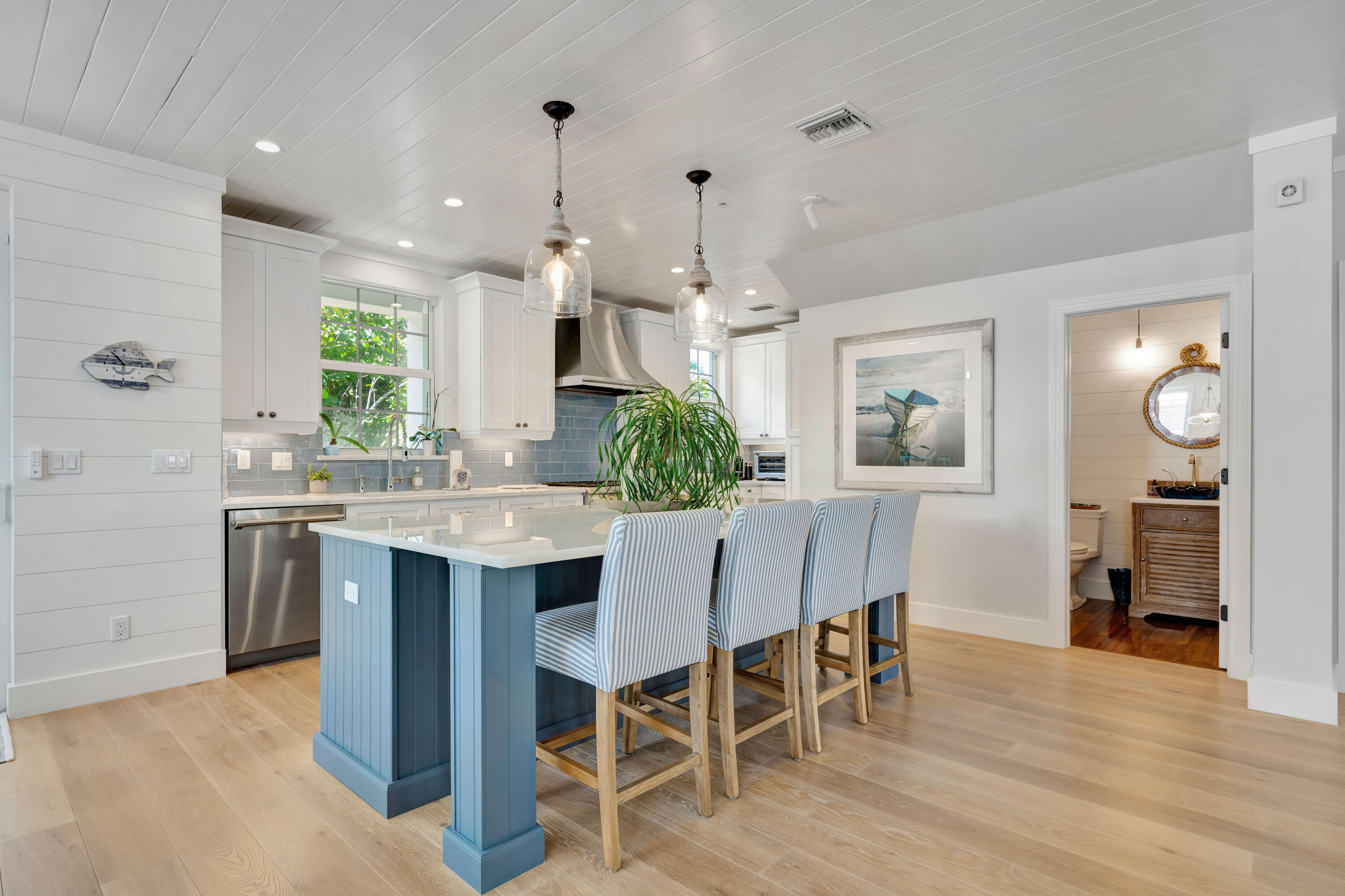 270 Mercury Road D