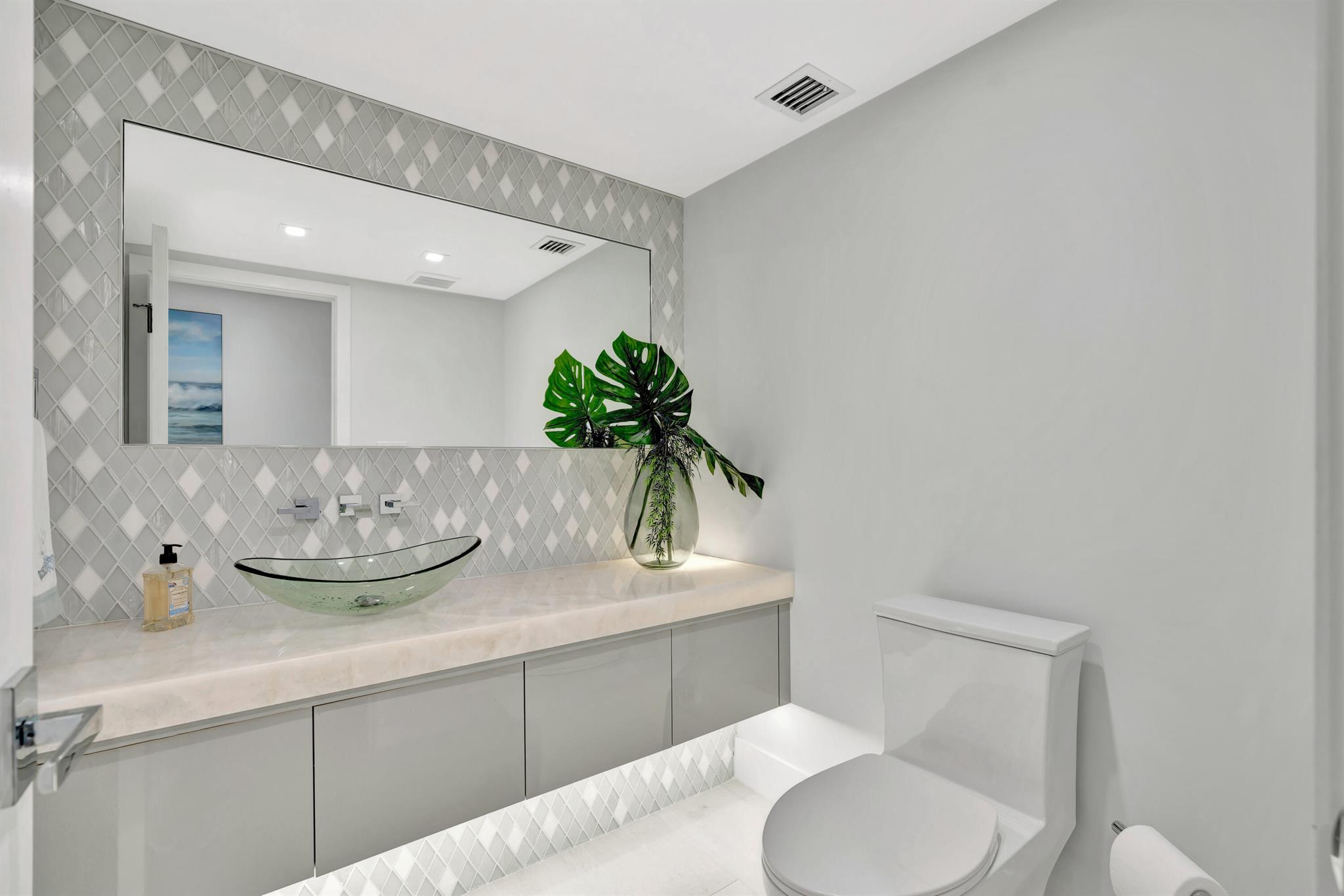 100 Lakeshore Drive 2153