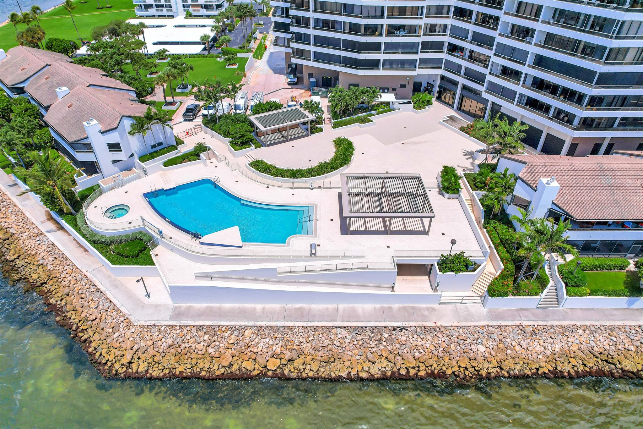 100 Lakeshore Drive 2153