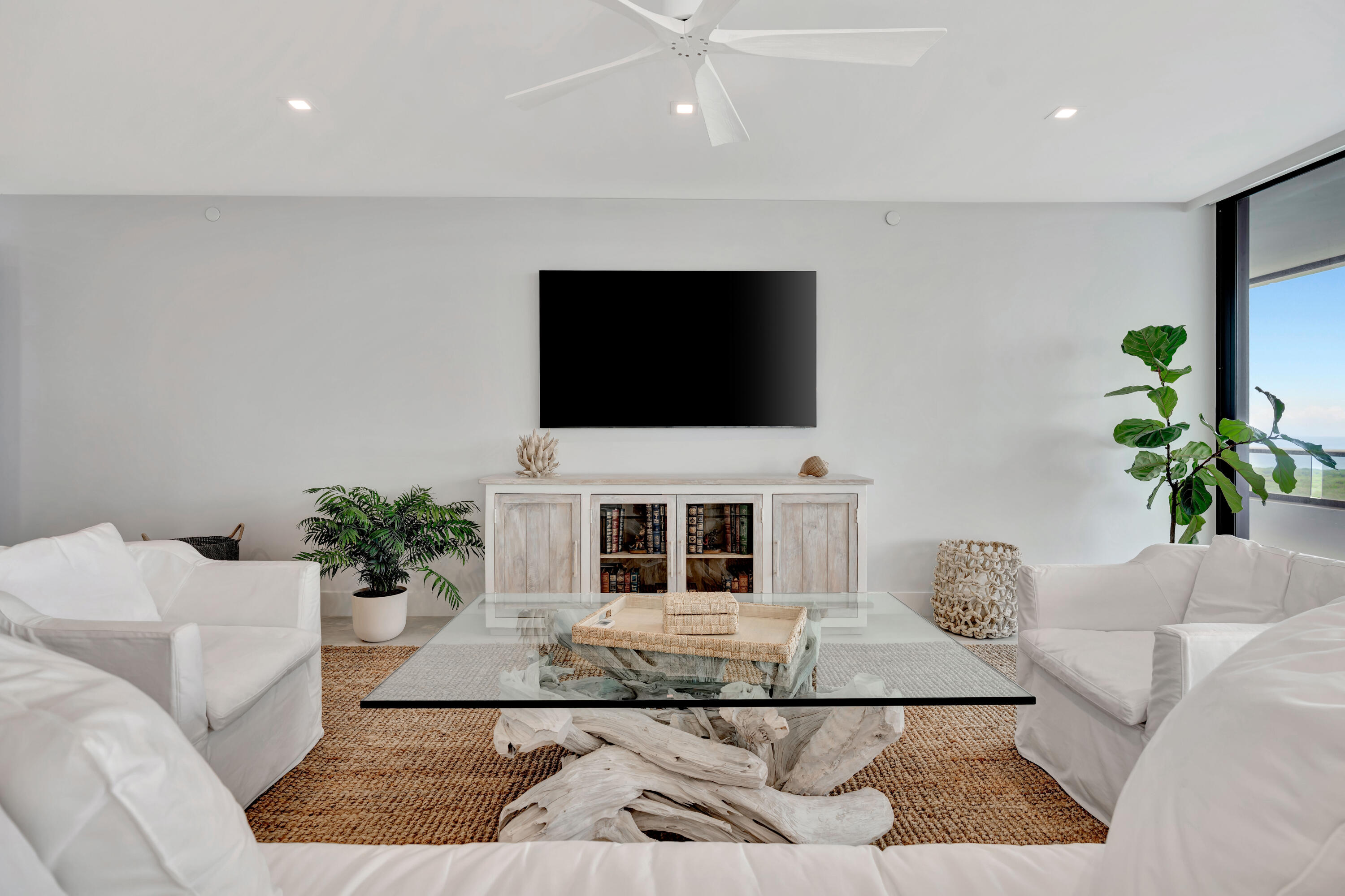 100 Lakeshore Drive 2153