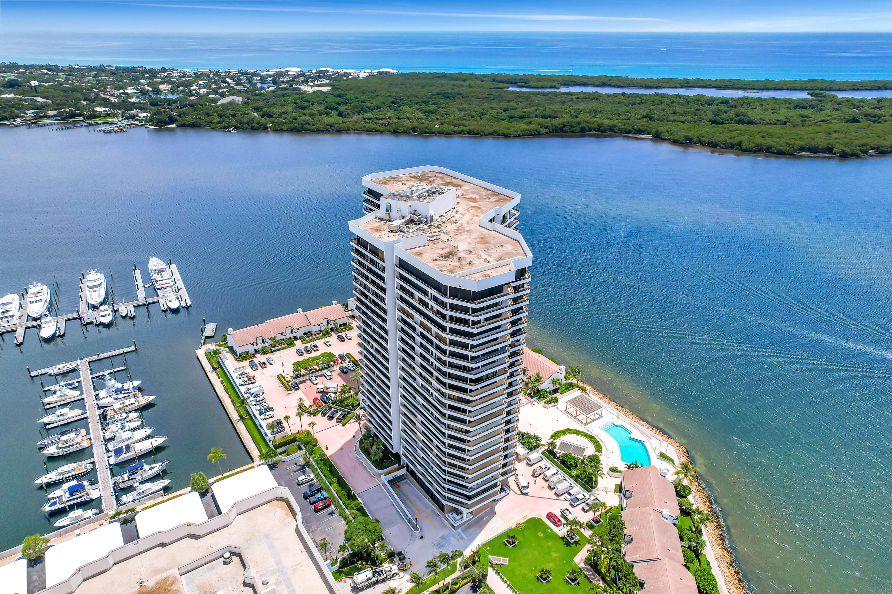 100 Lakeshore Drive 2153