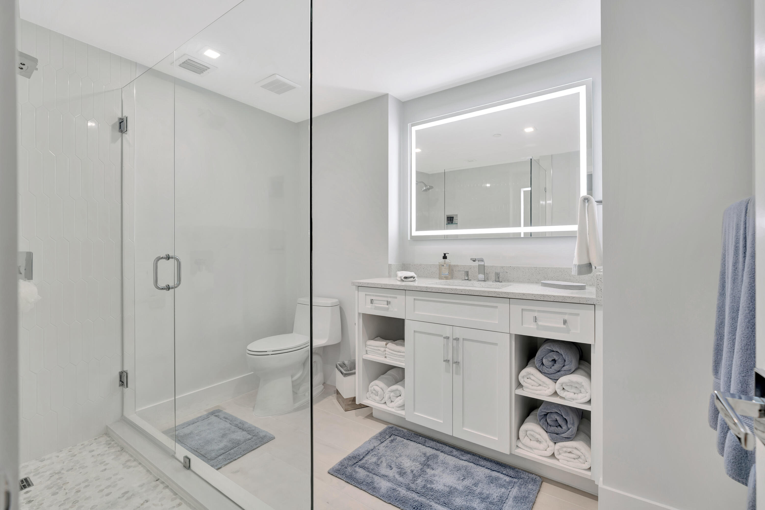 100 Lakeshore Drive 2153