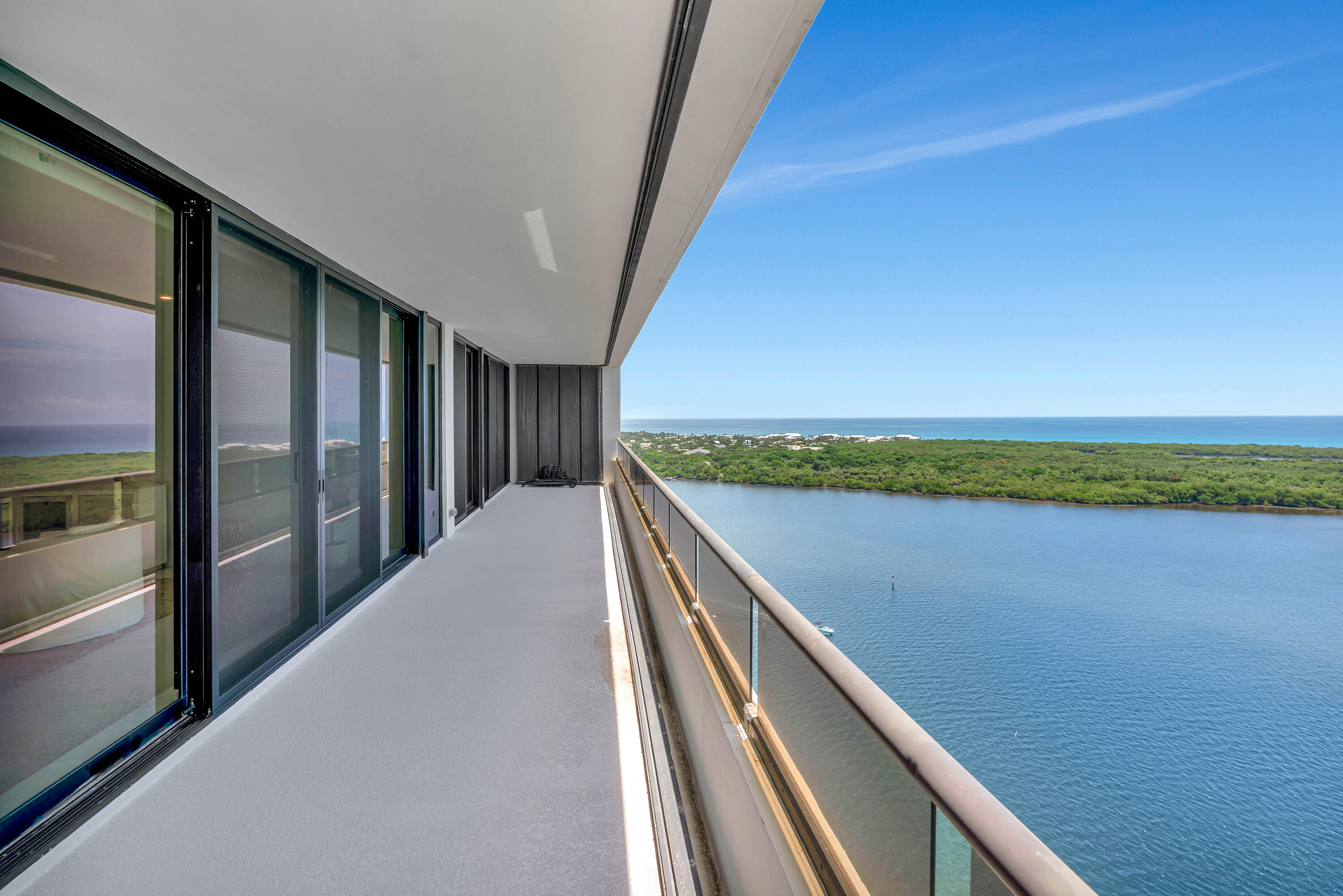 100 Lakeshore Drive 2153