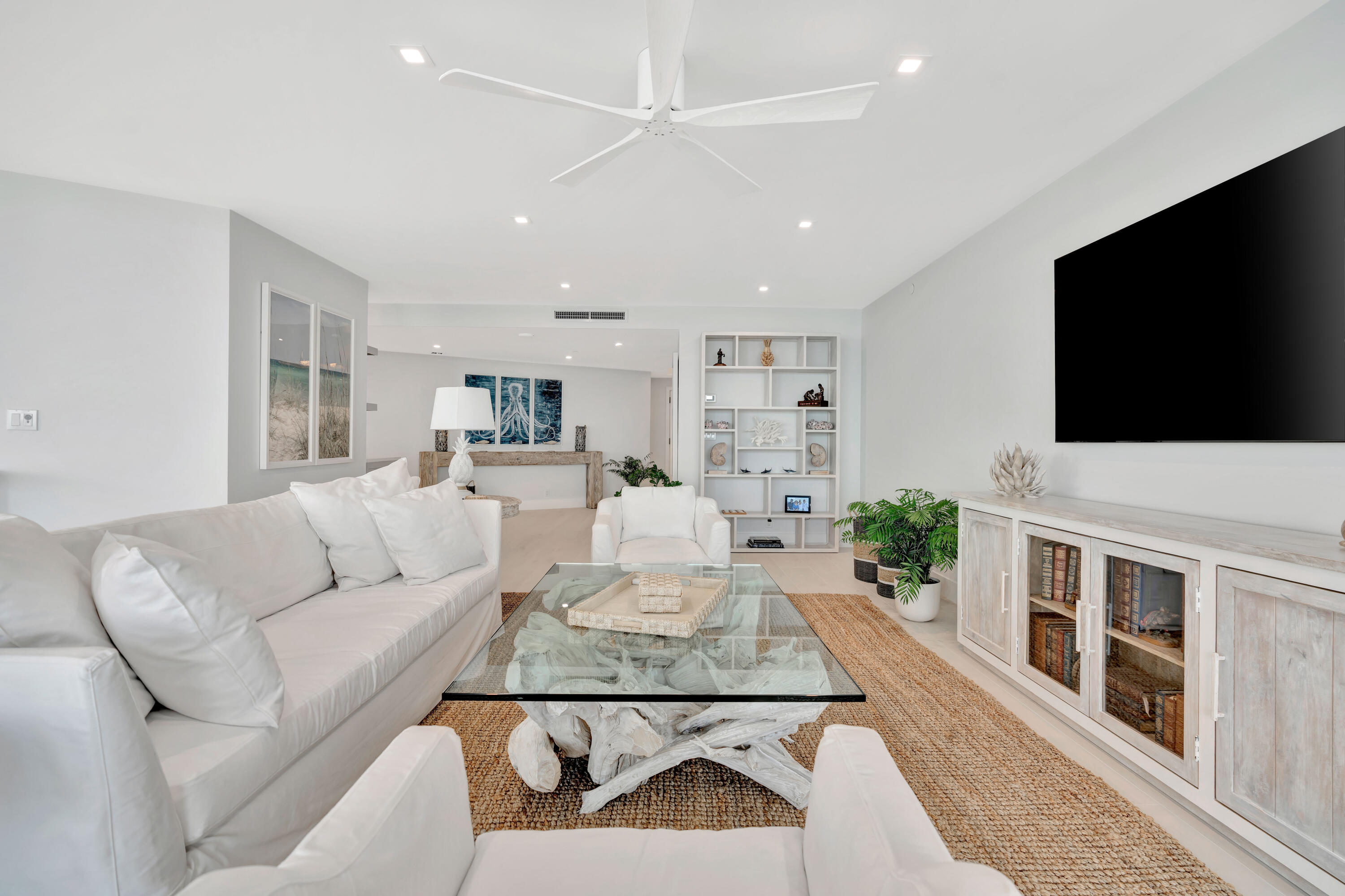 100 Lakeshore Drive 2153