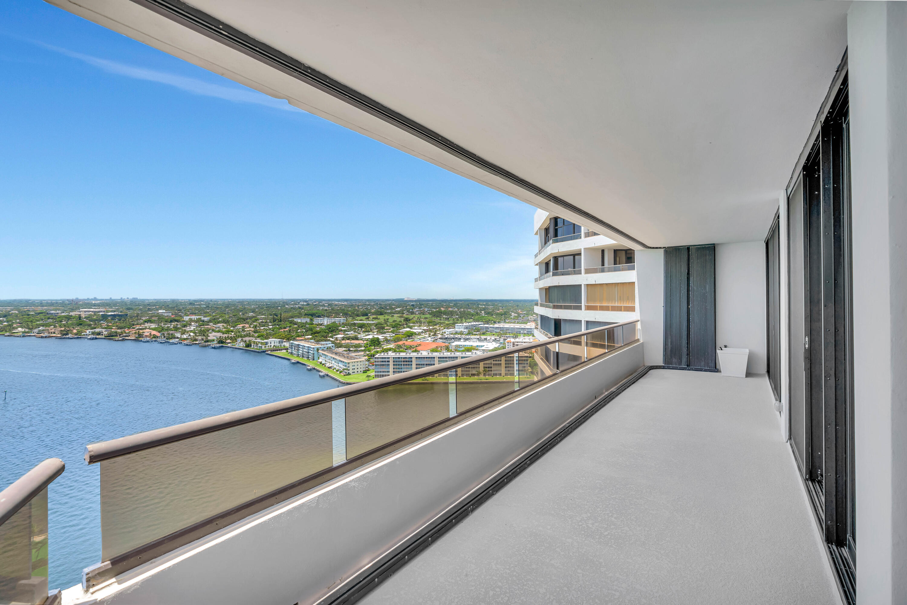 100 Lakeshore Drive 2153