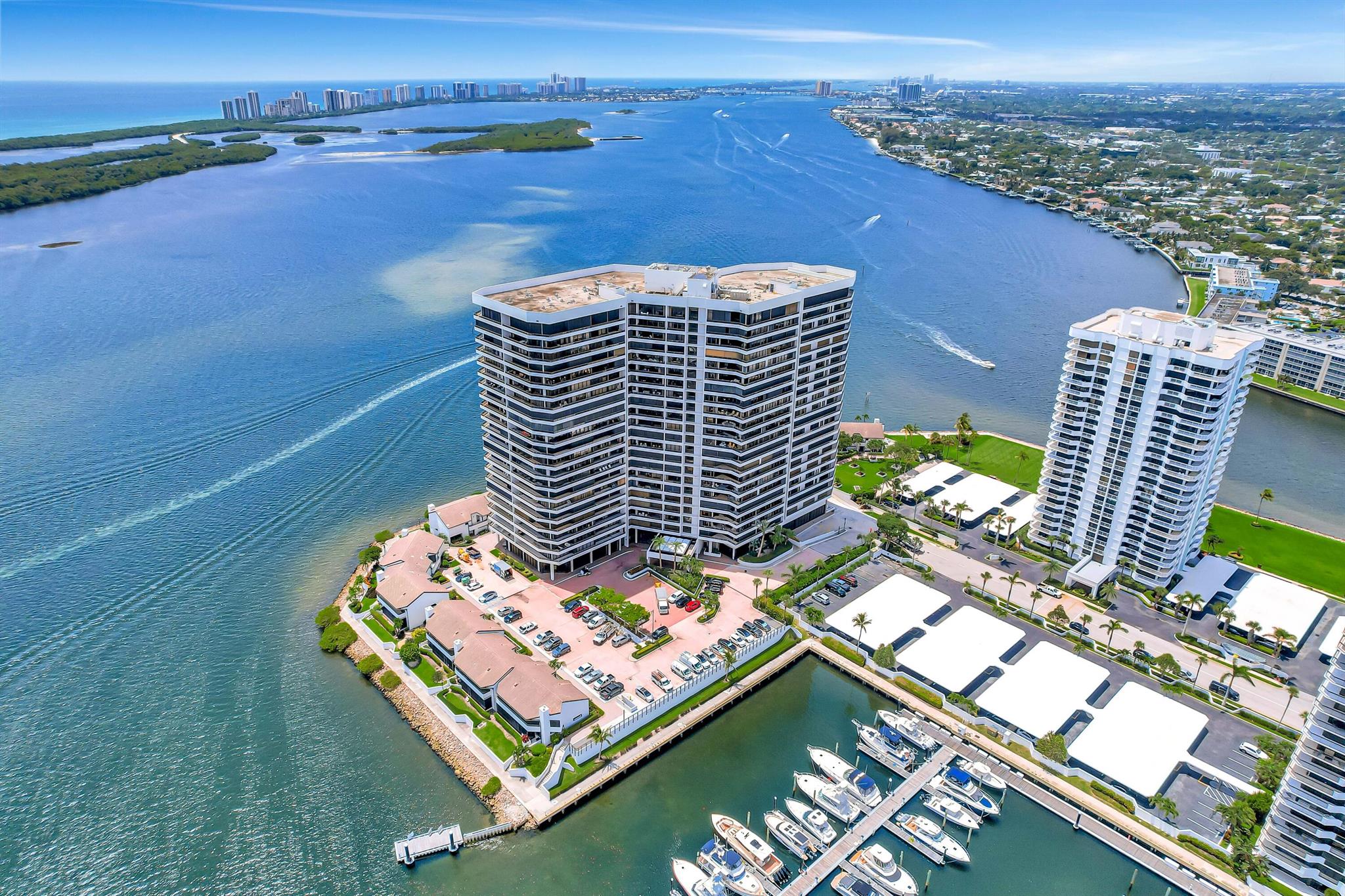 100 Lakeshore Drive 2153