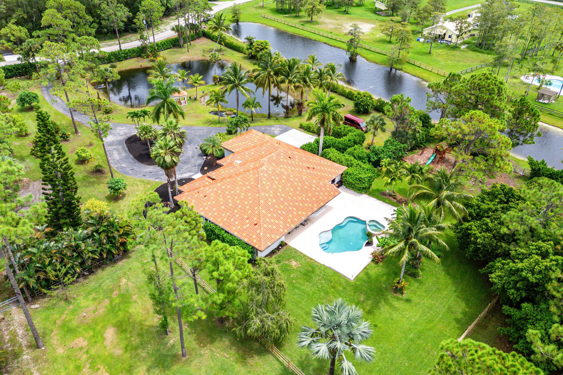 11516 Hawk Hollow