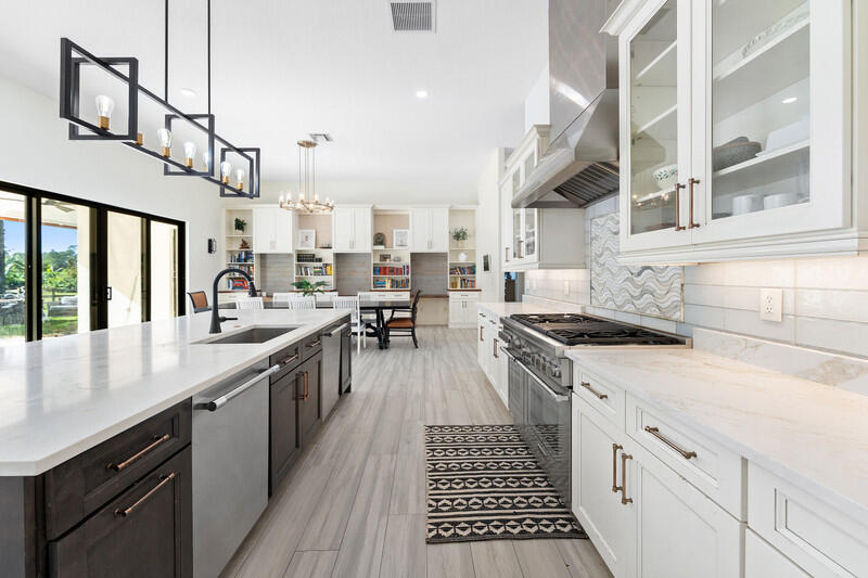 11516 Hawk Hollow