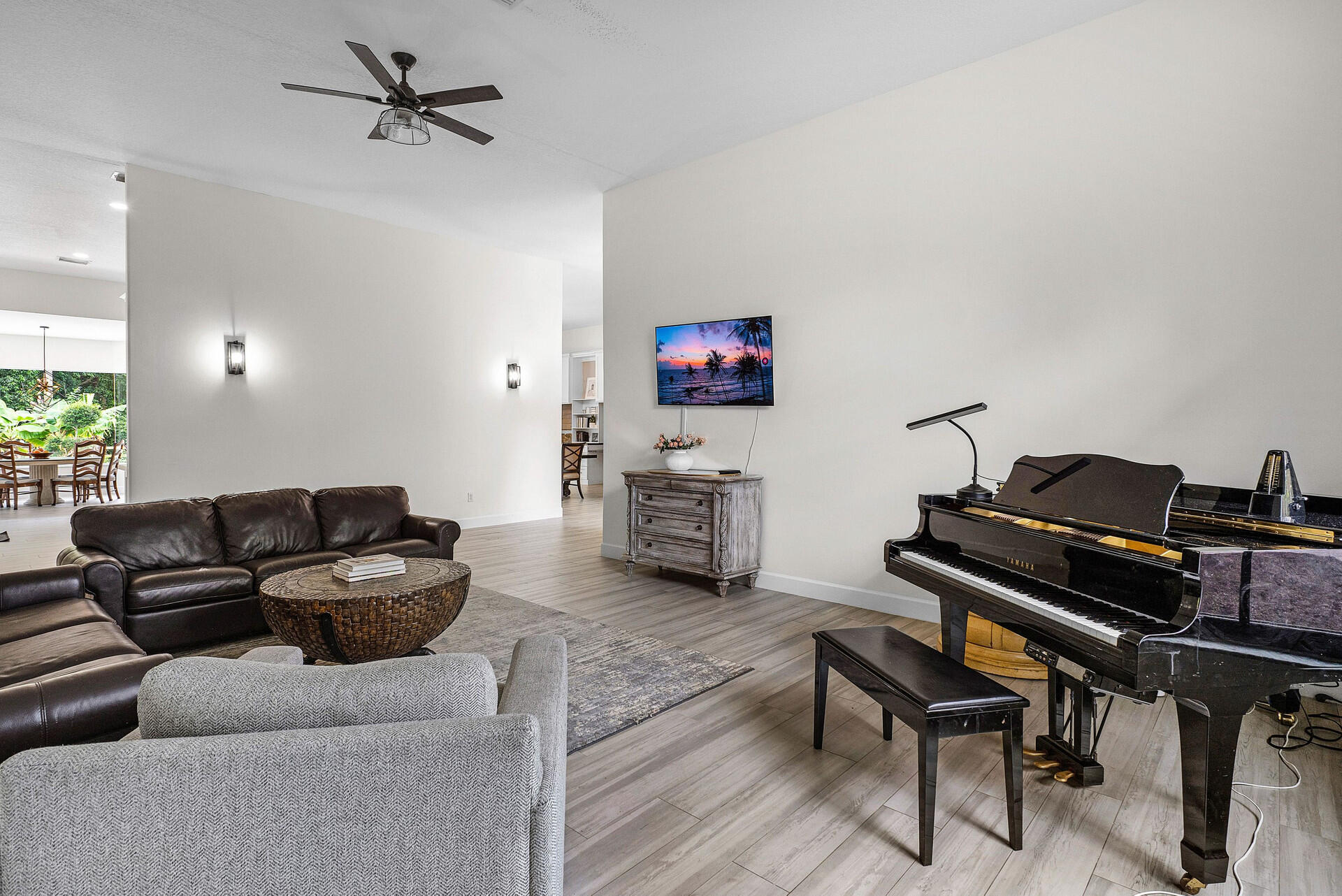 11516 Hawk Hollow