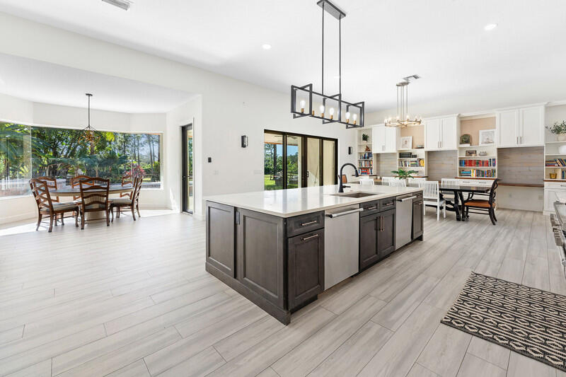11516 Hawk Hollow