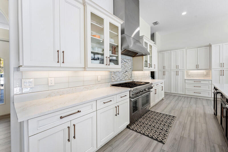 11516 Hawk Hollow