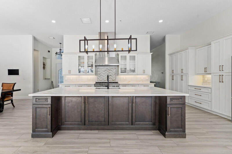 11516 Hawk Hollow