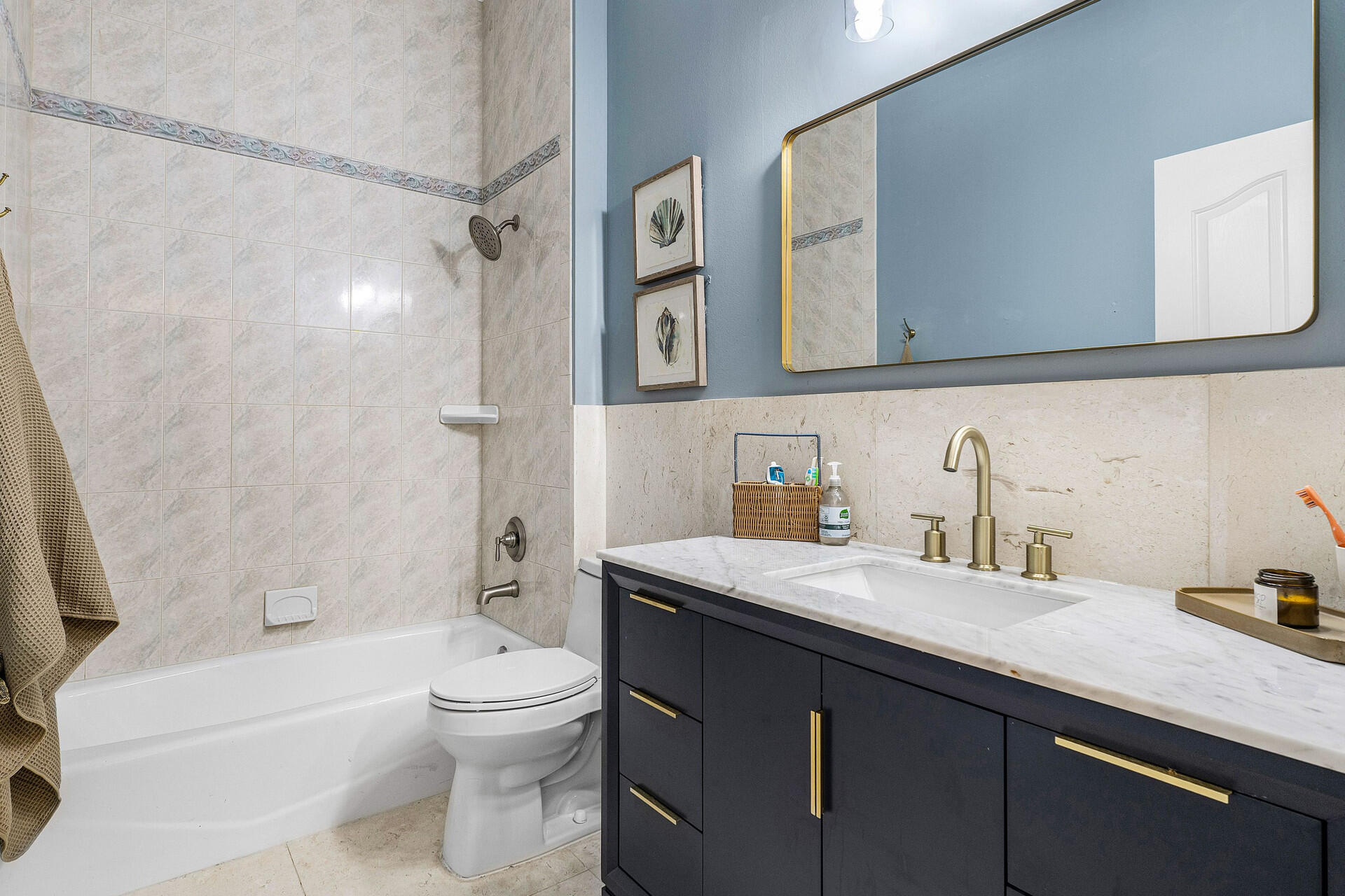 11516 Hawk Hollow