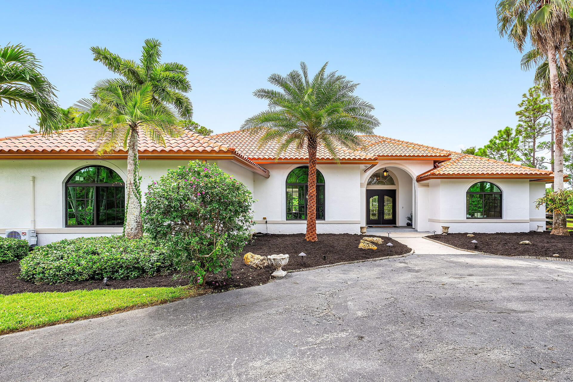 11516 Hawk Hollow