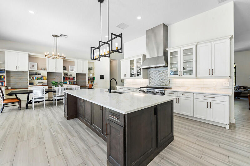 11516 Hawk Hollow