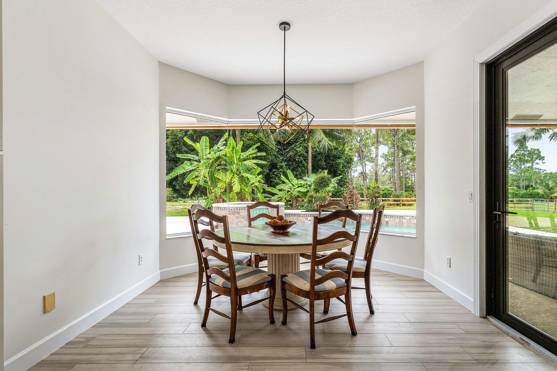 11516 Hawk Hollow