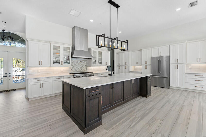11516 Hawk Hollow