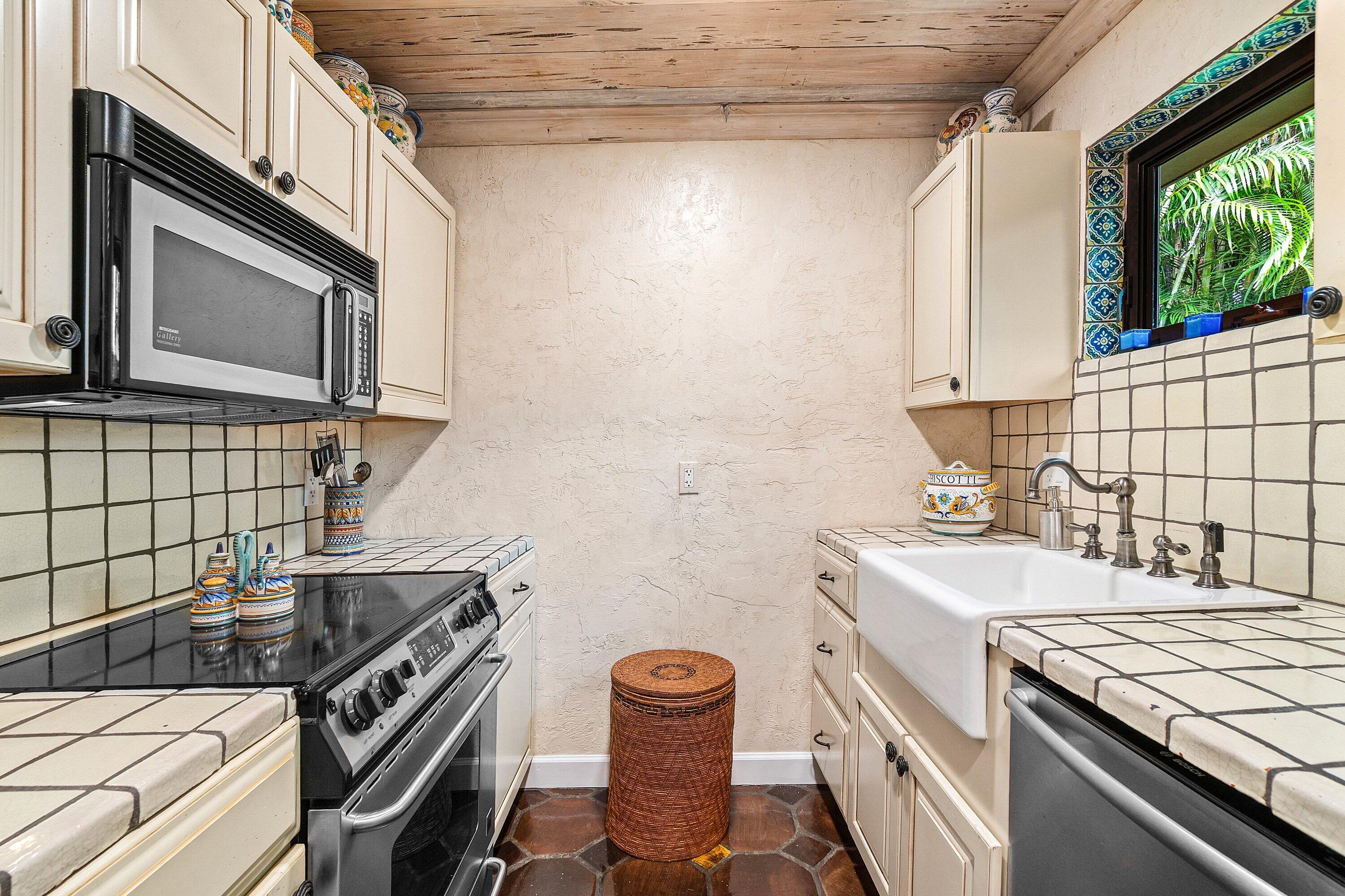 226 Chilean Avenue 1&2