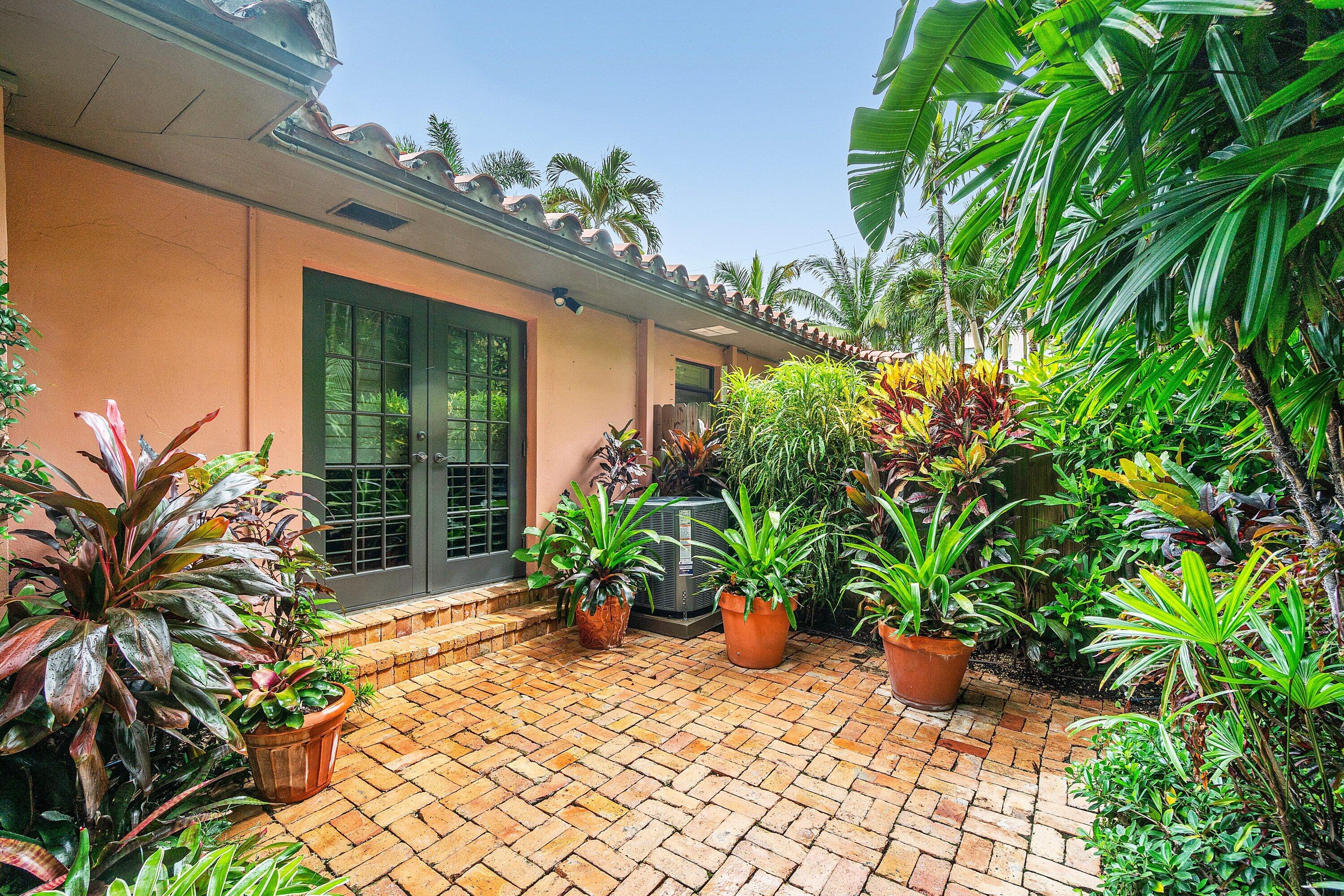 226 Chilean Avenue 1&2
