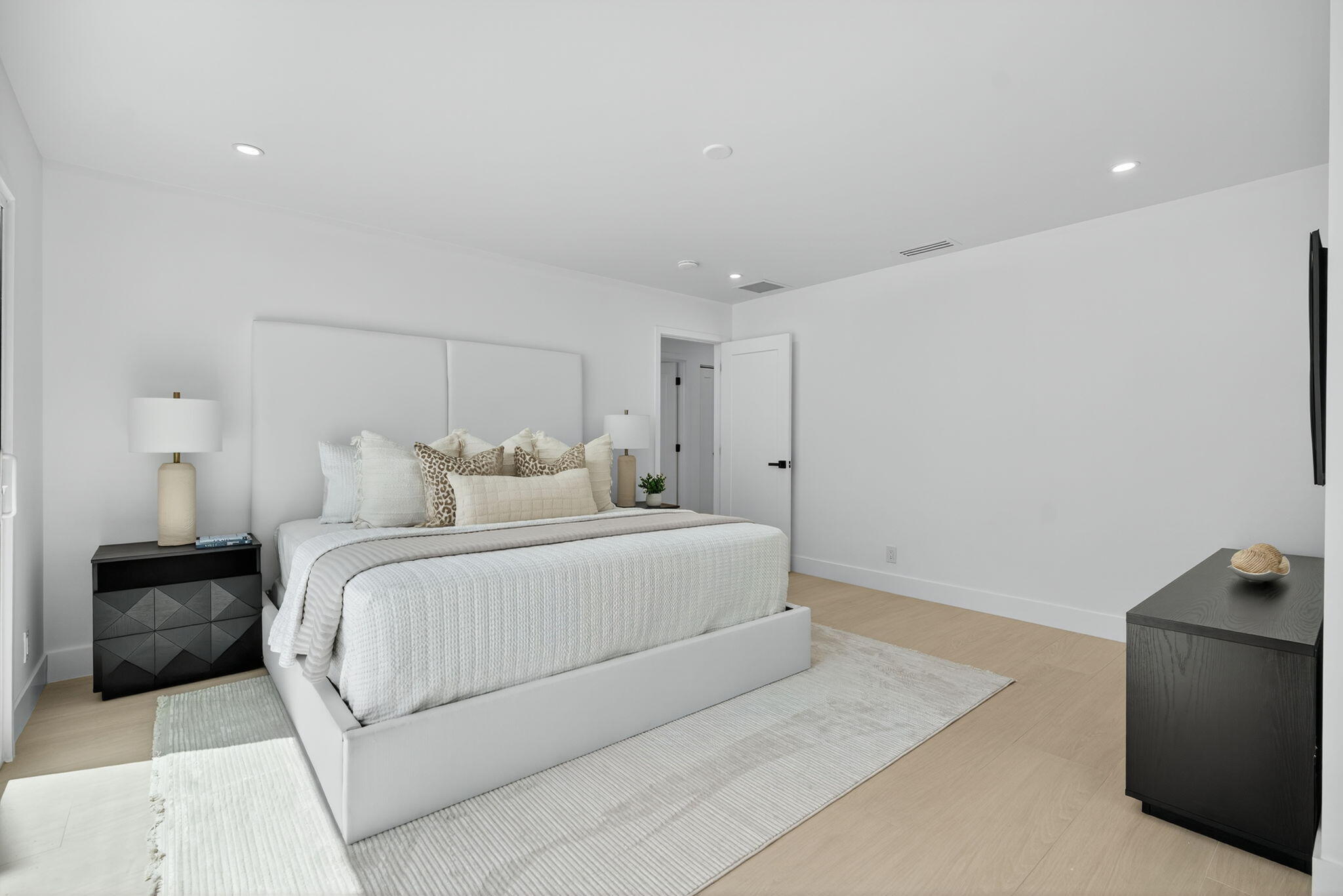 17060 Traverse Circle