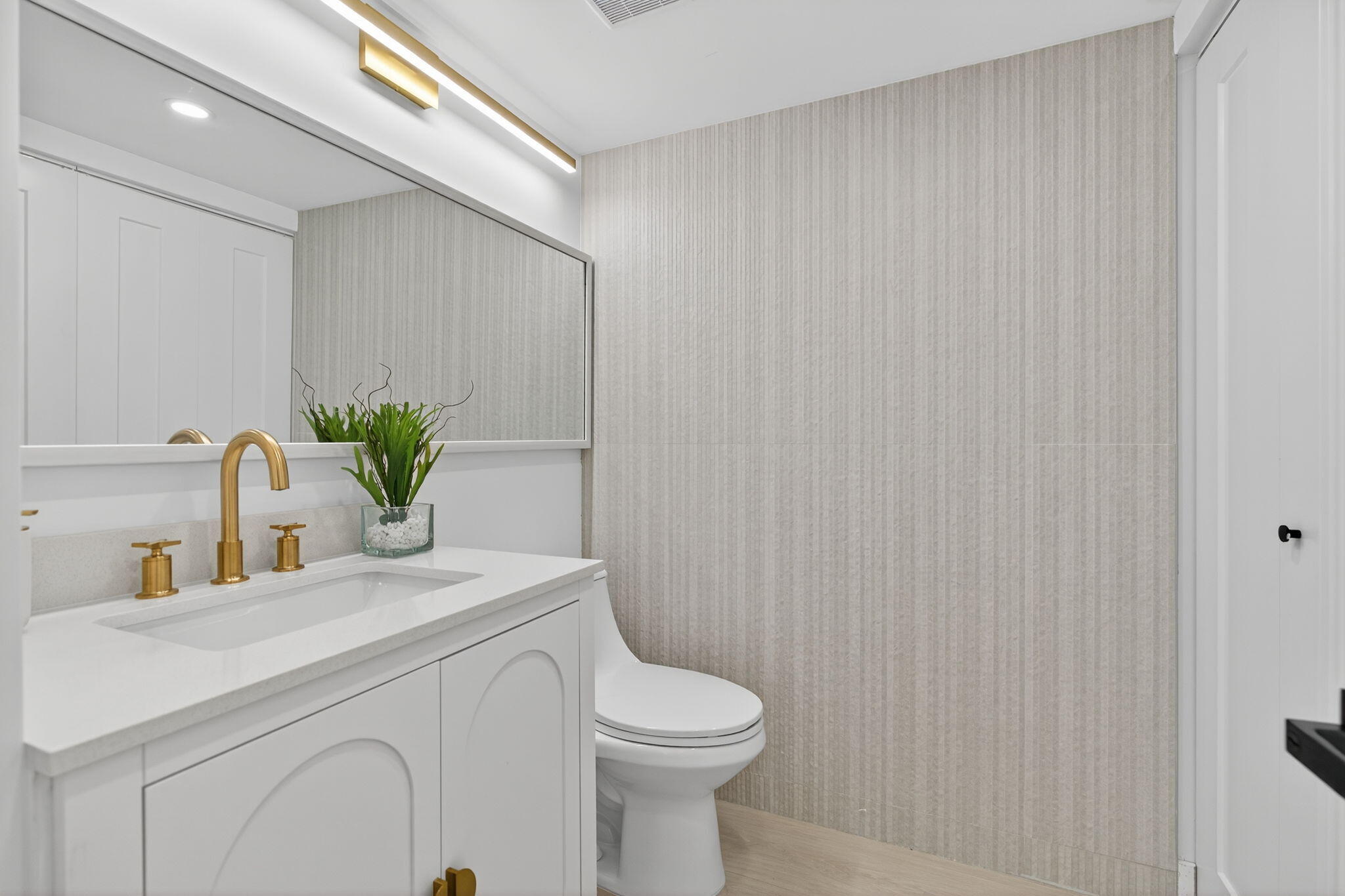 17060 Traverse Circle