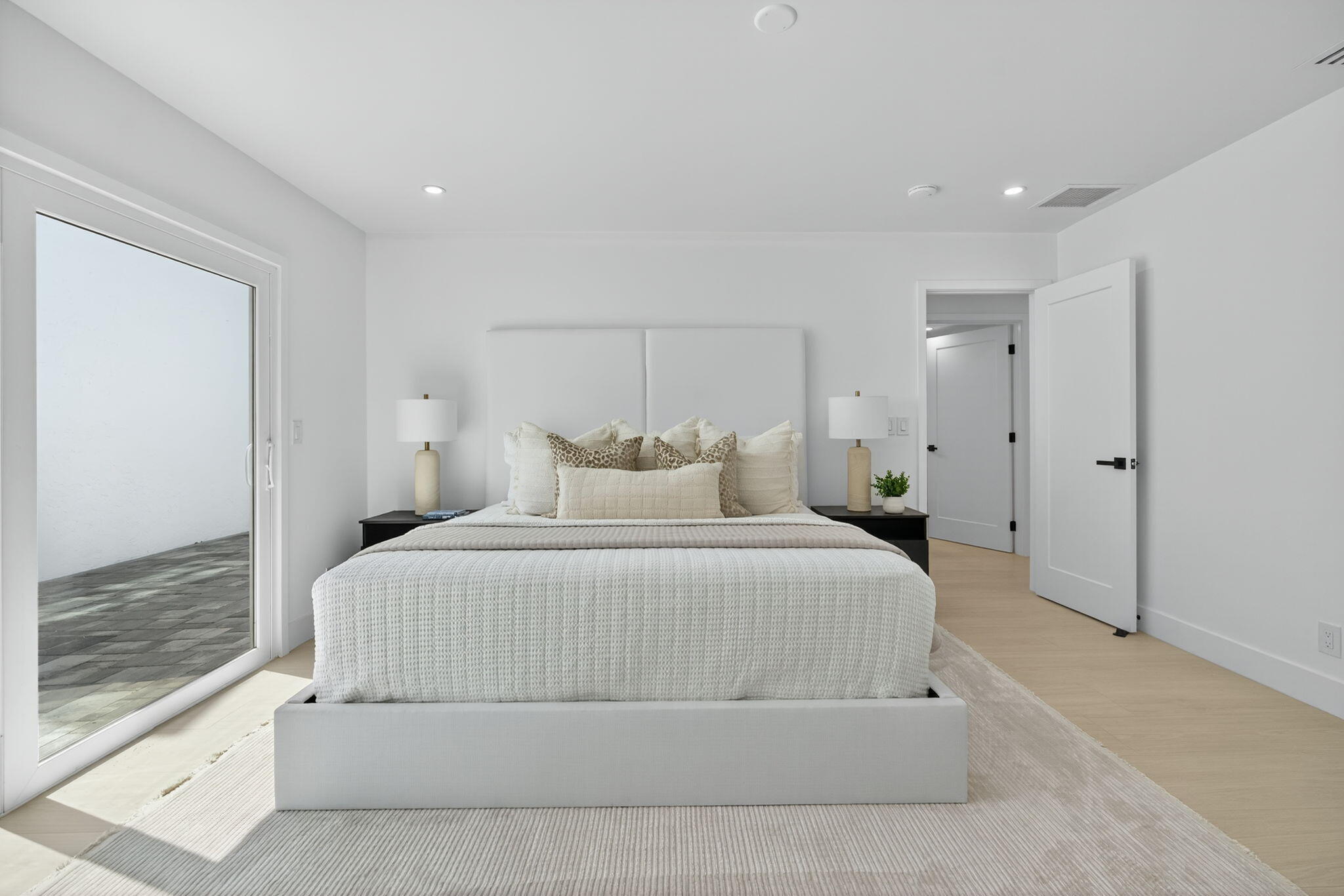 17060 Traverse Circle