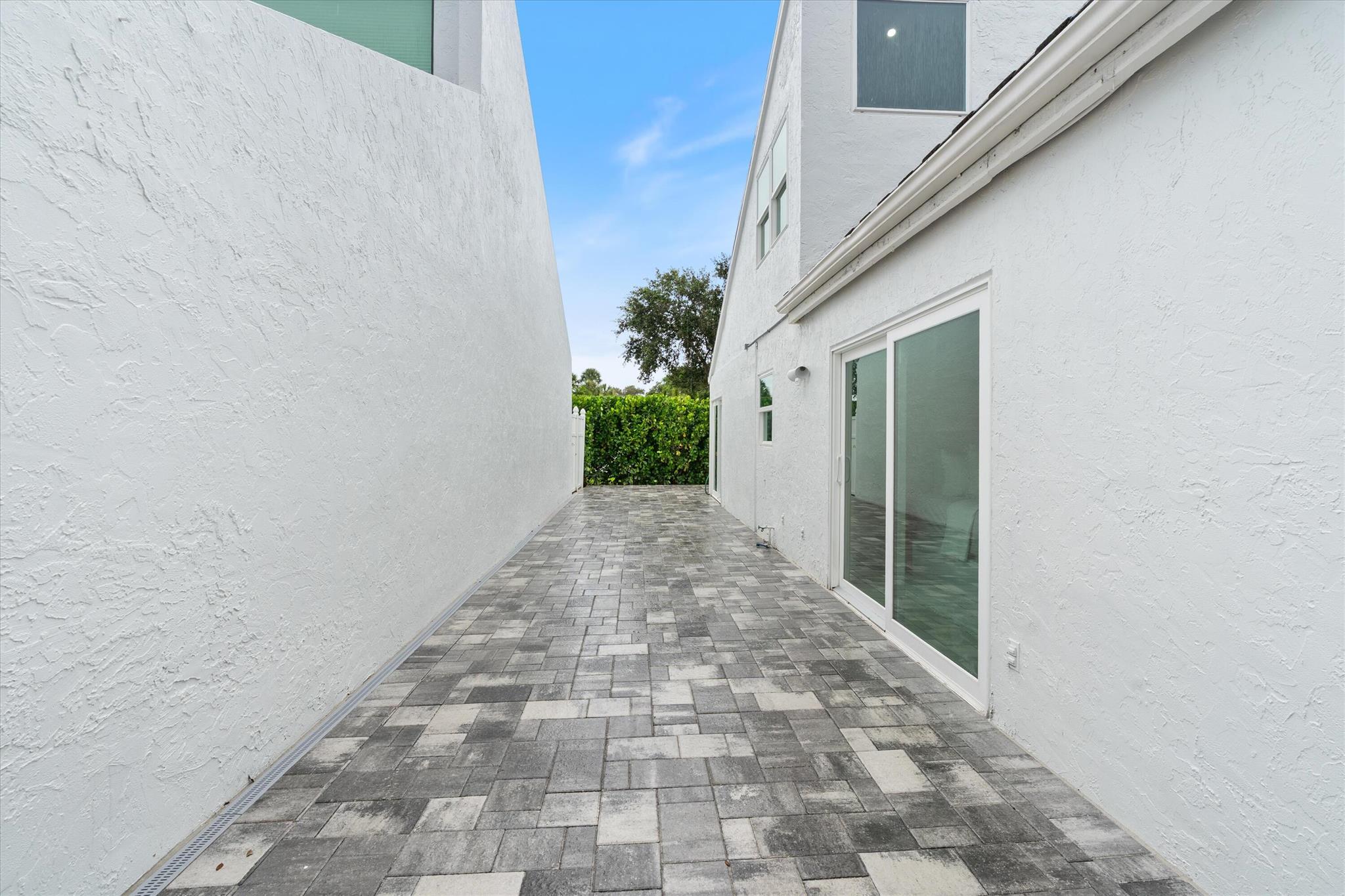 17060 Traverse Circle