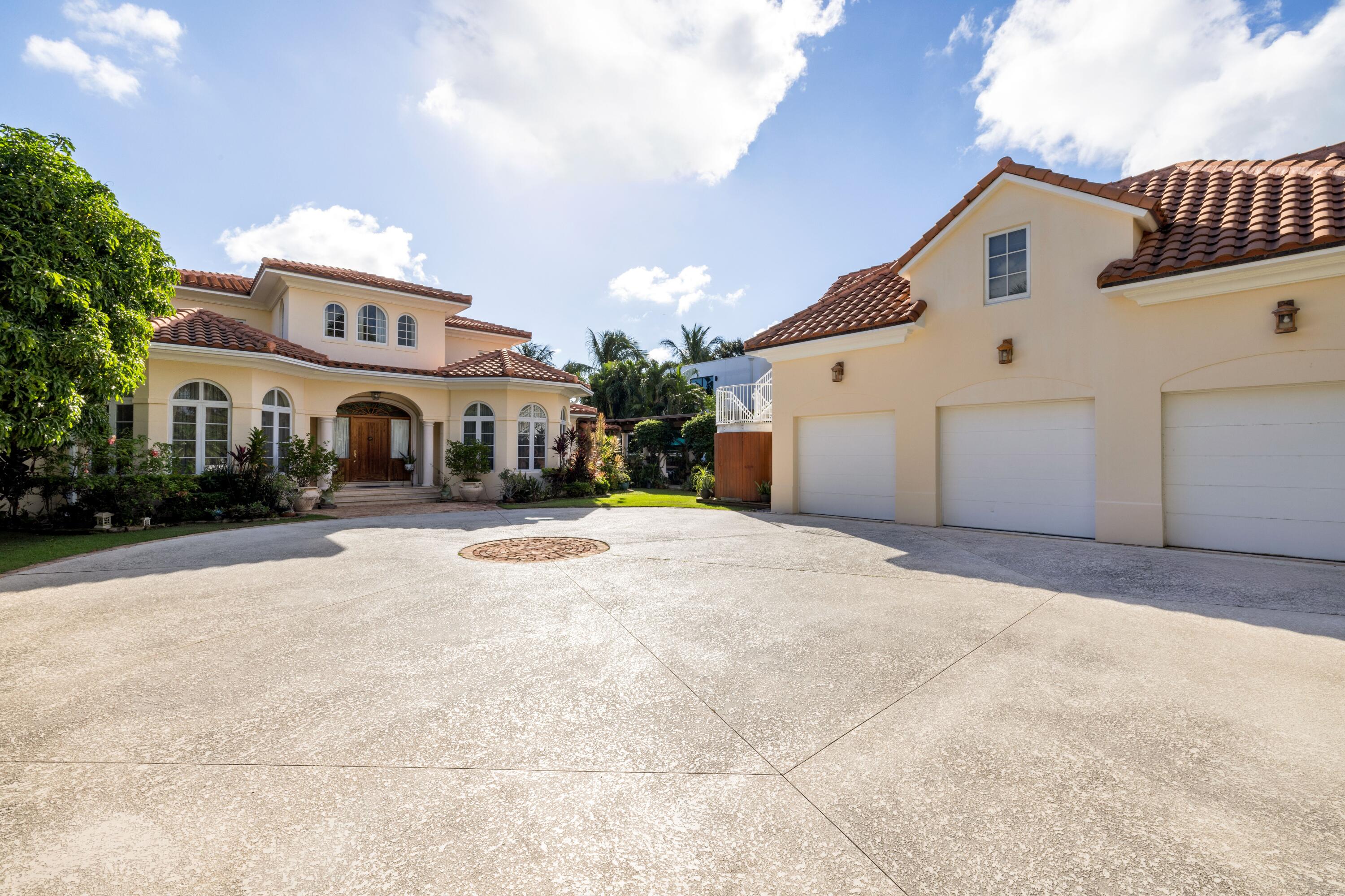 310 N Atlantic Drive, Lantana