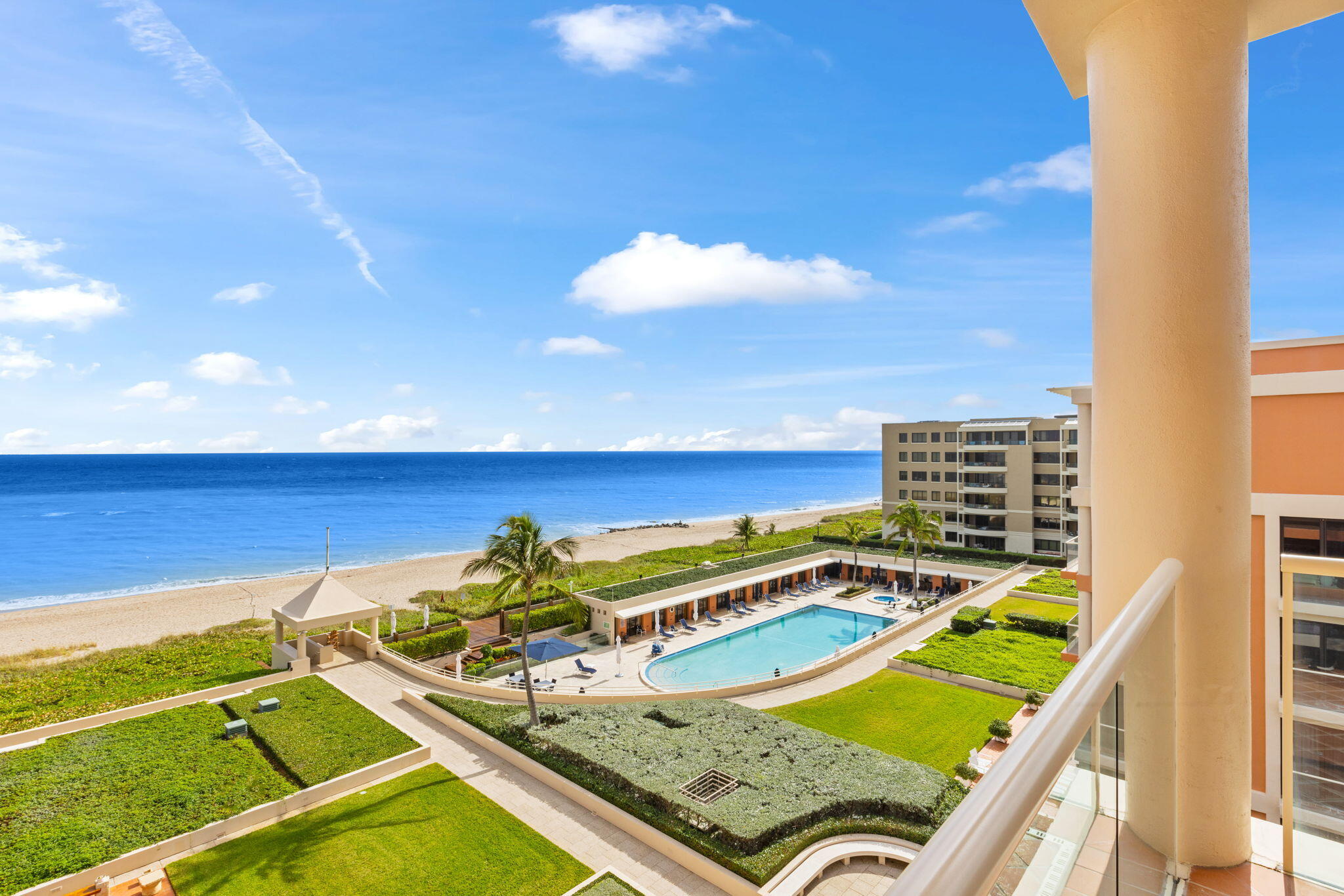 2 N Breakers Row N Ph4