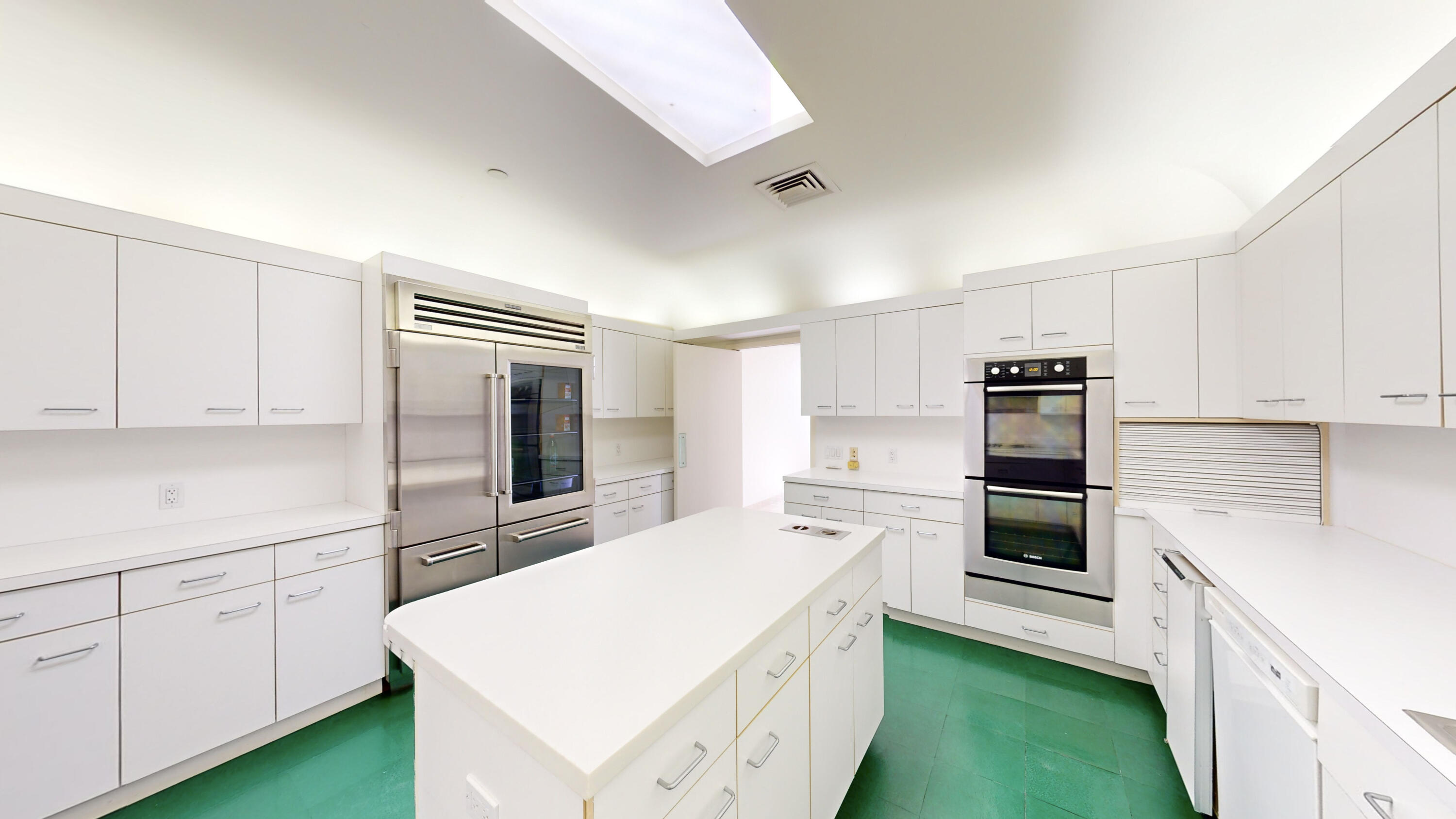 2 N Breakers Row N Ph4