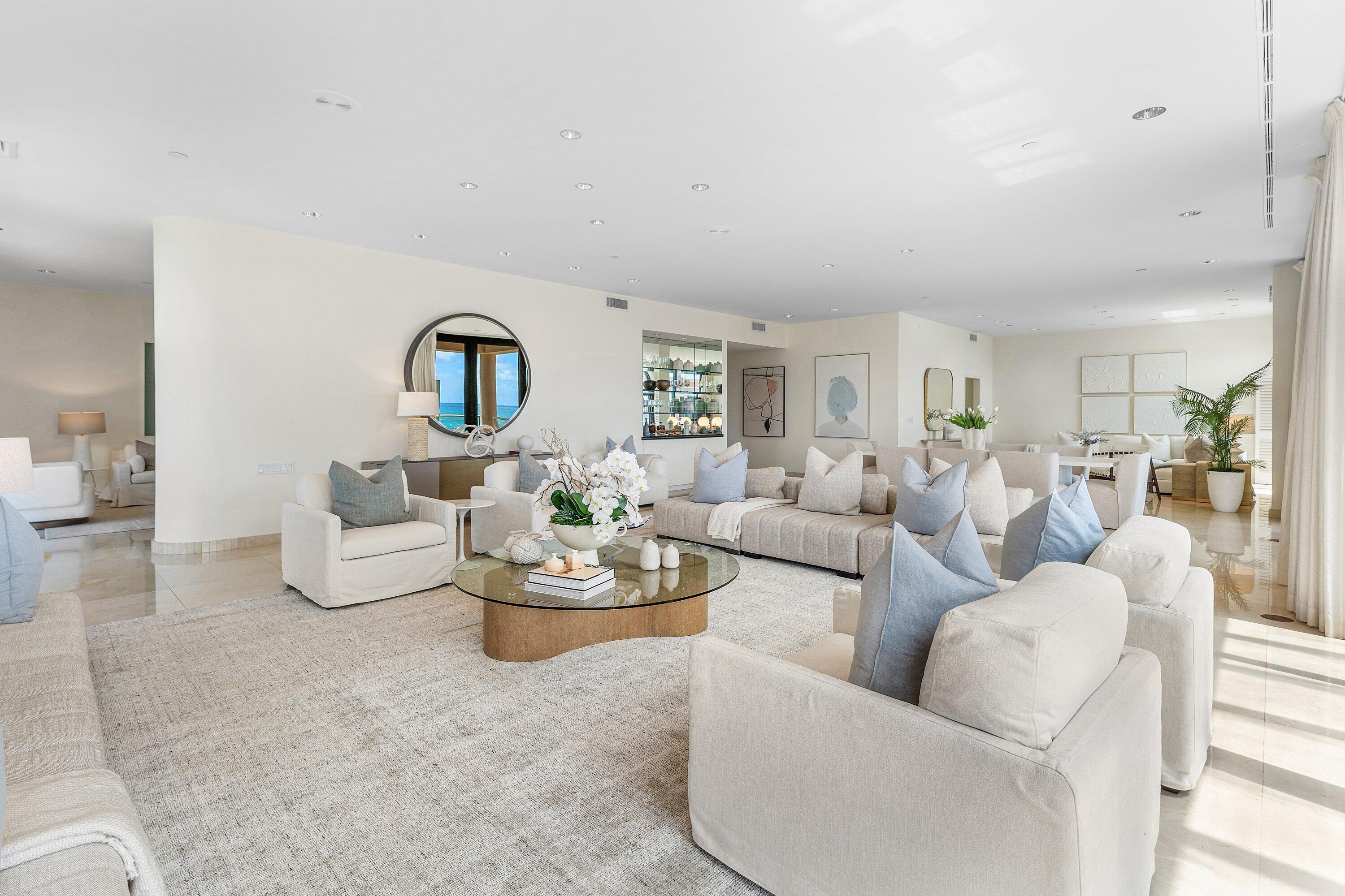 2 N Breakers Row N Ph4