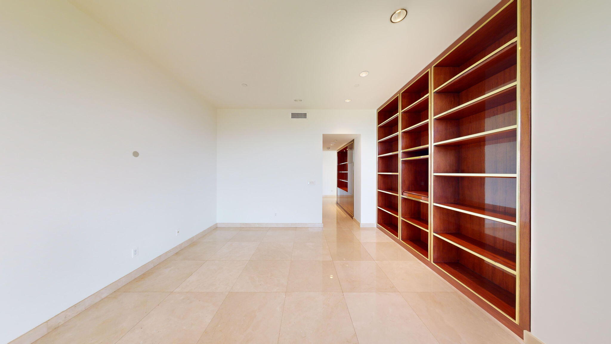 2 N Breakers Row N Ph4