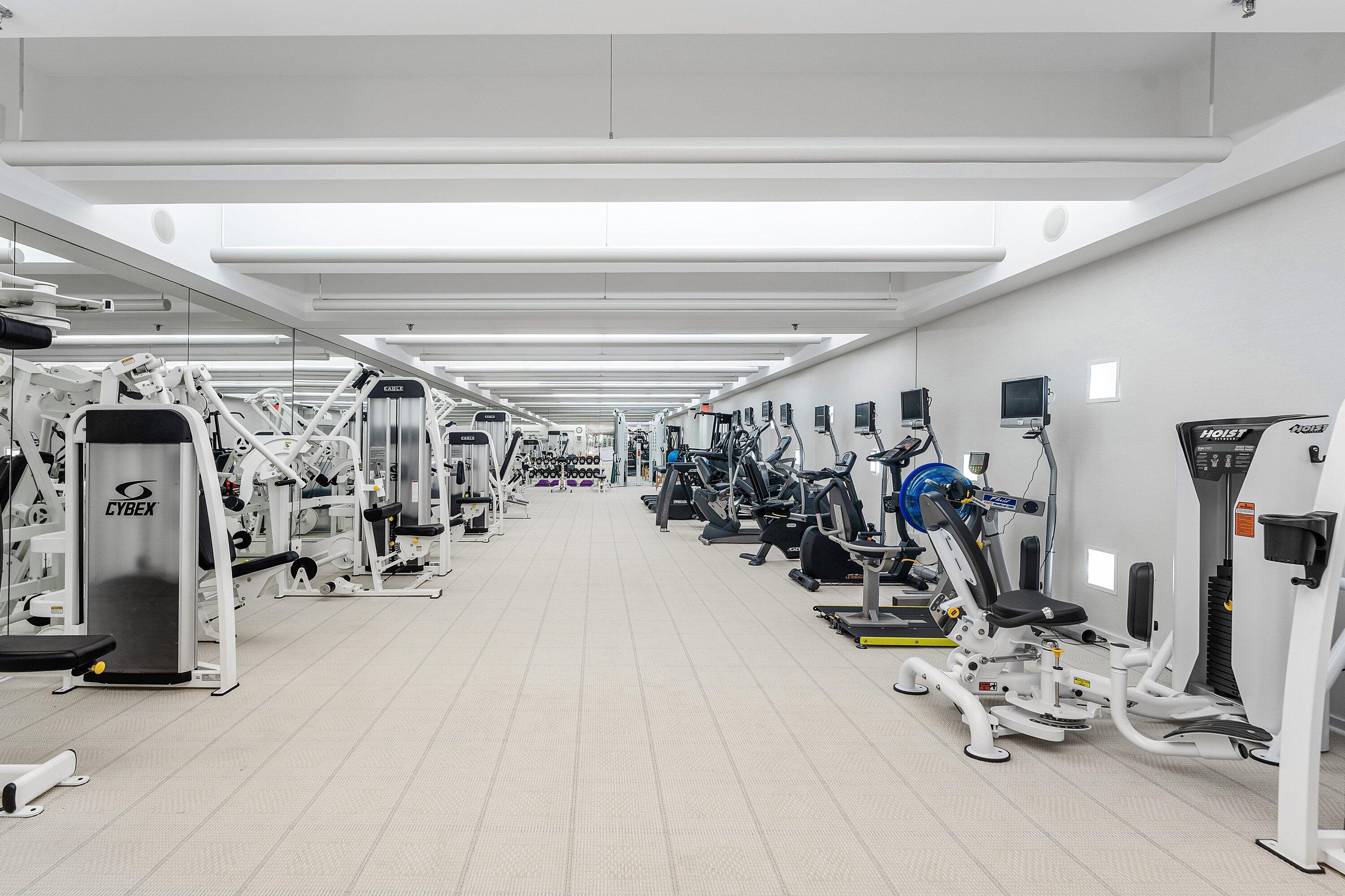 2 N Breakers Row N Ph4