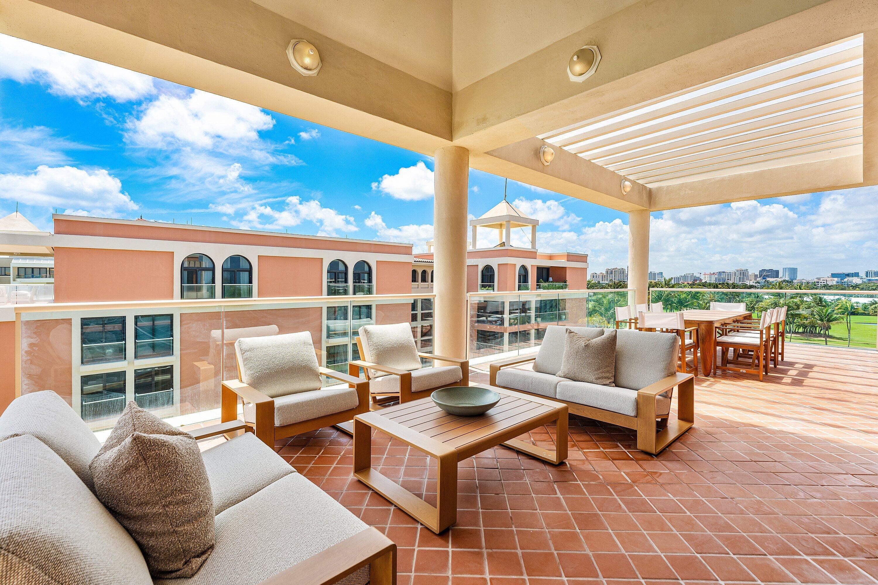 2 N Breakers Row N Ph4