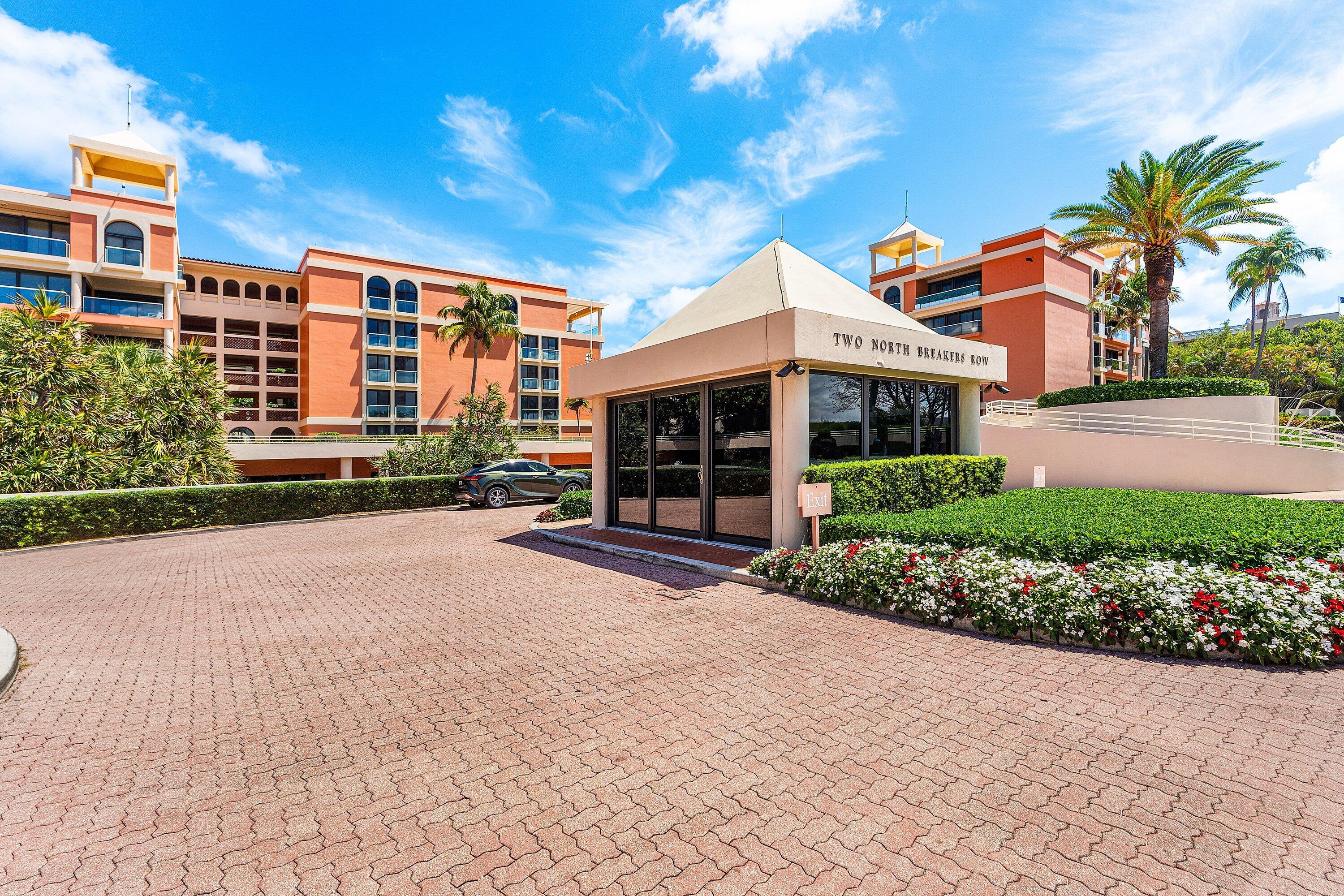 2 N Breakers Row N Ph4