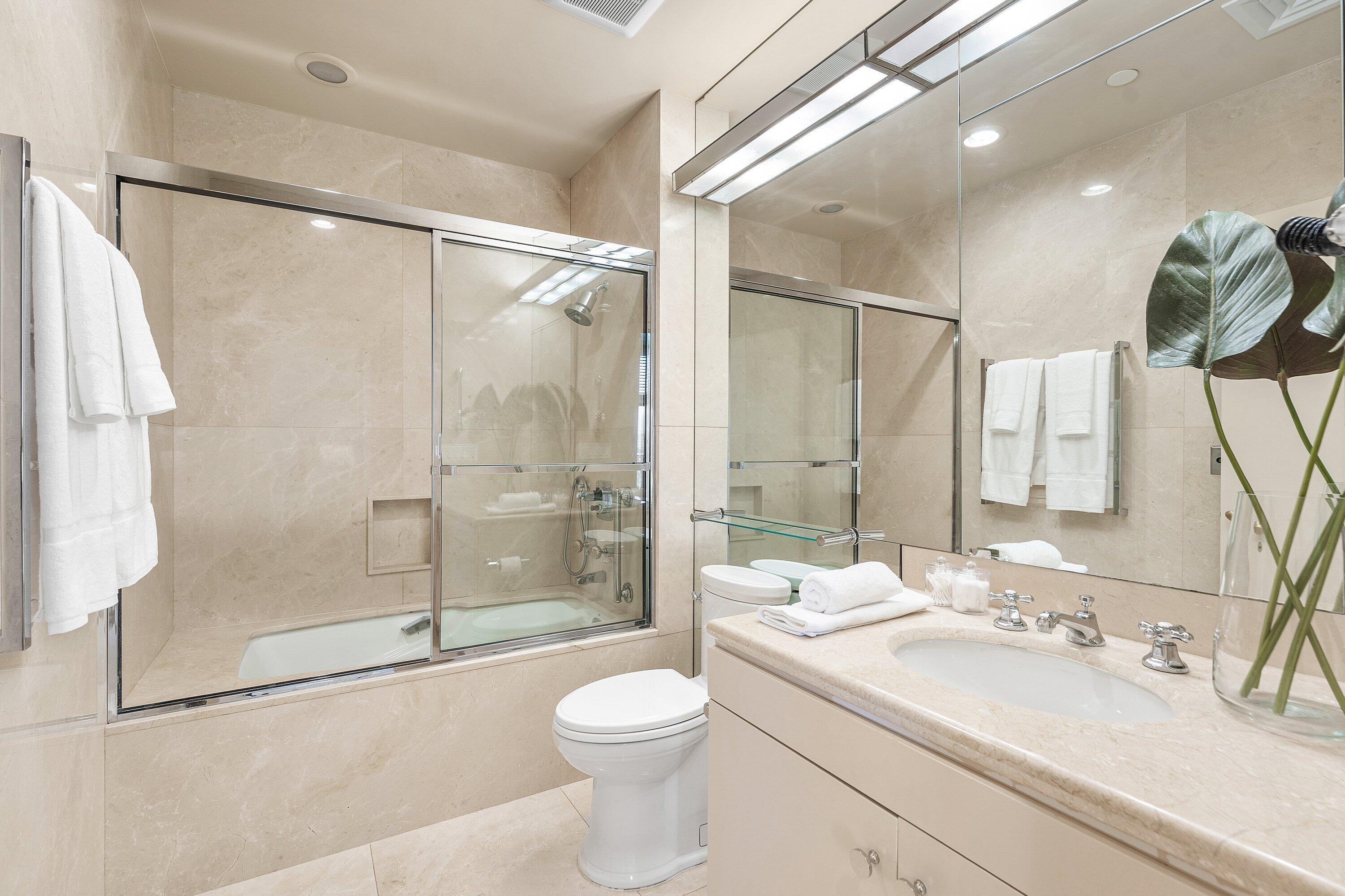 2 N Breakers Row N Ph4